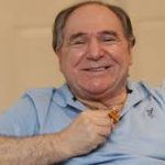 Expresidente Abdalá Bucaram fue dado de alta y ya está en su casa en recuperación