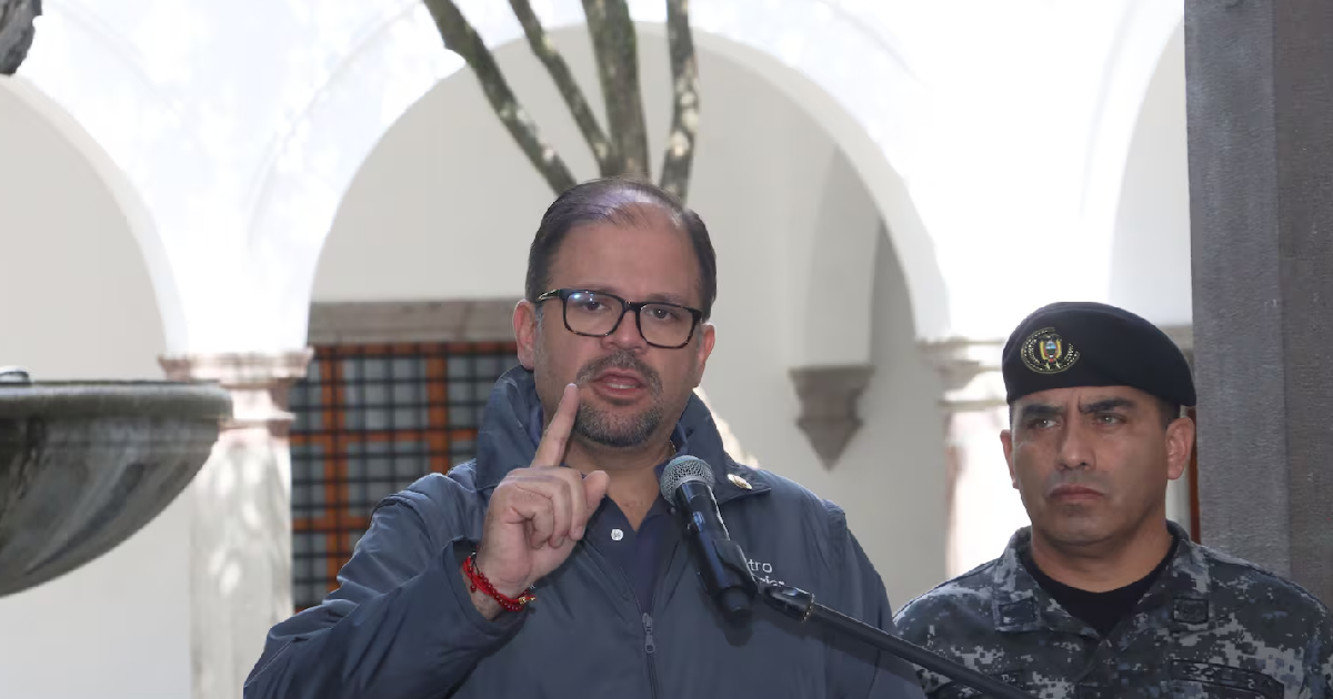 Ministro del Interior critica a jueces y fiscales por liberar a detenidos vinculados a Los Lobos