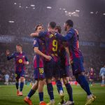 Triplete del polaco en la victoria del Barça que recortó distancia con el Madrid