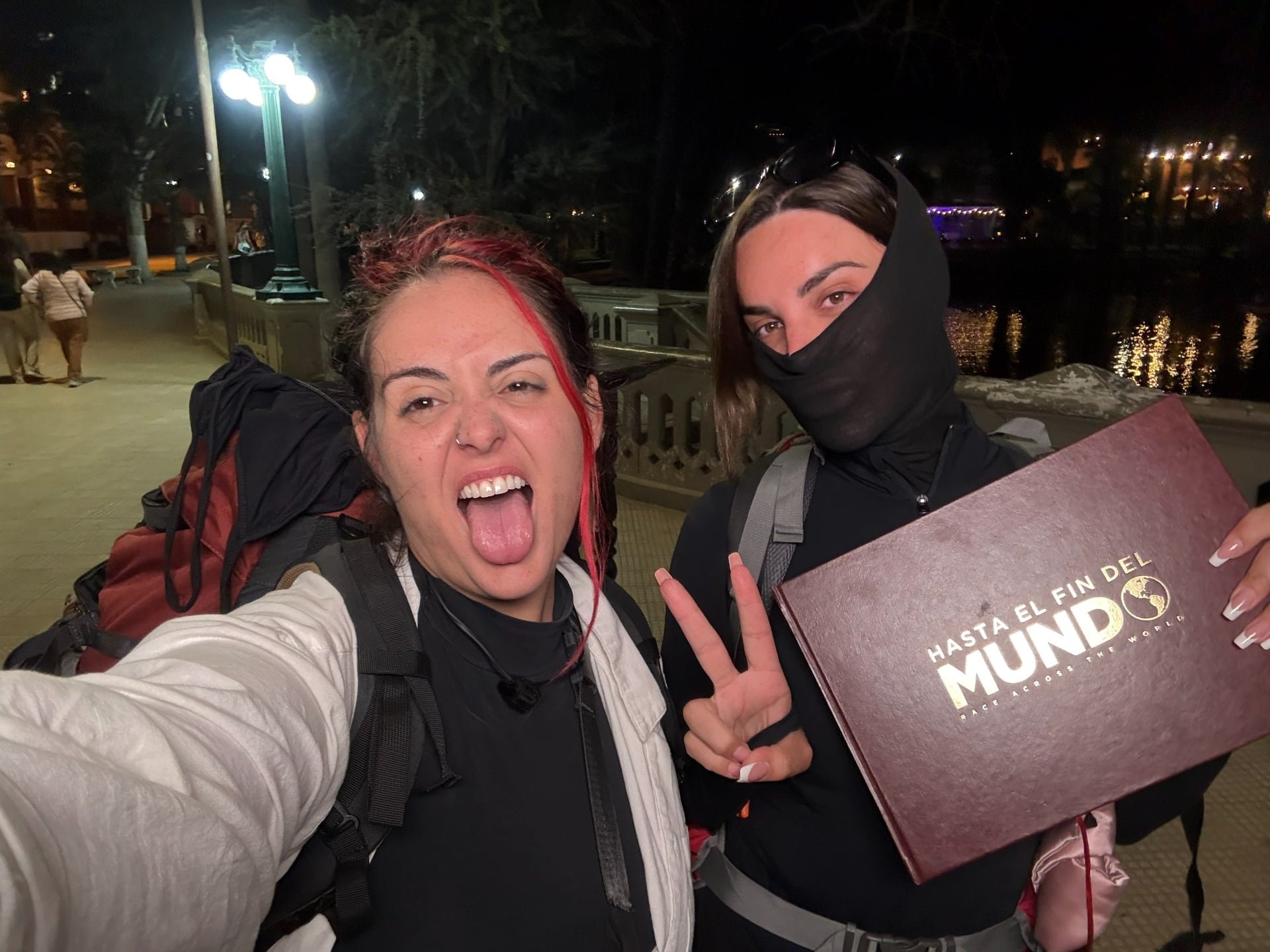 Andrea Compton y Jedet, en 'Hasta el fin del mundo'. (RTVE)