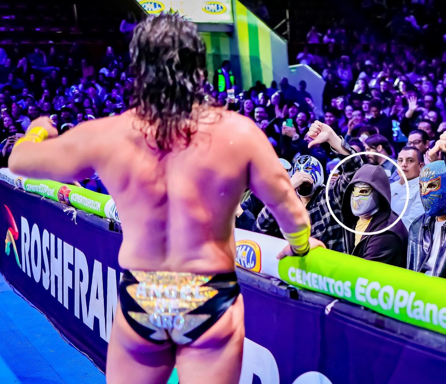 El CMLL compartió algunas fotografías en sus redes sociales donde aparece el puertorriqueño.