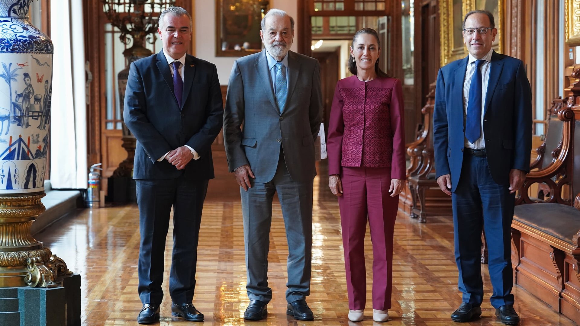 En su primer encuentro con Sheinbaum, Slim destacó el potencial de México y la importancia de la inversión privada para el próximo año. Crédito: X @Claudiashein