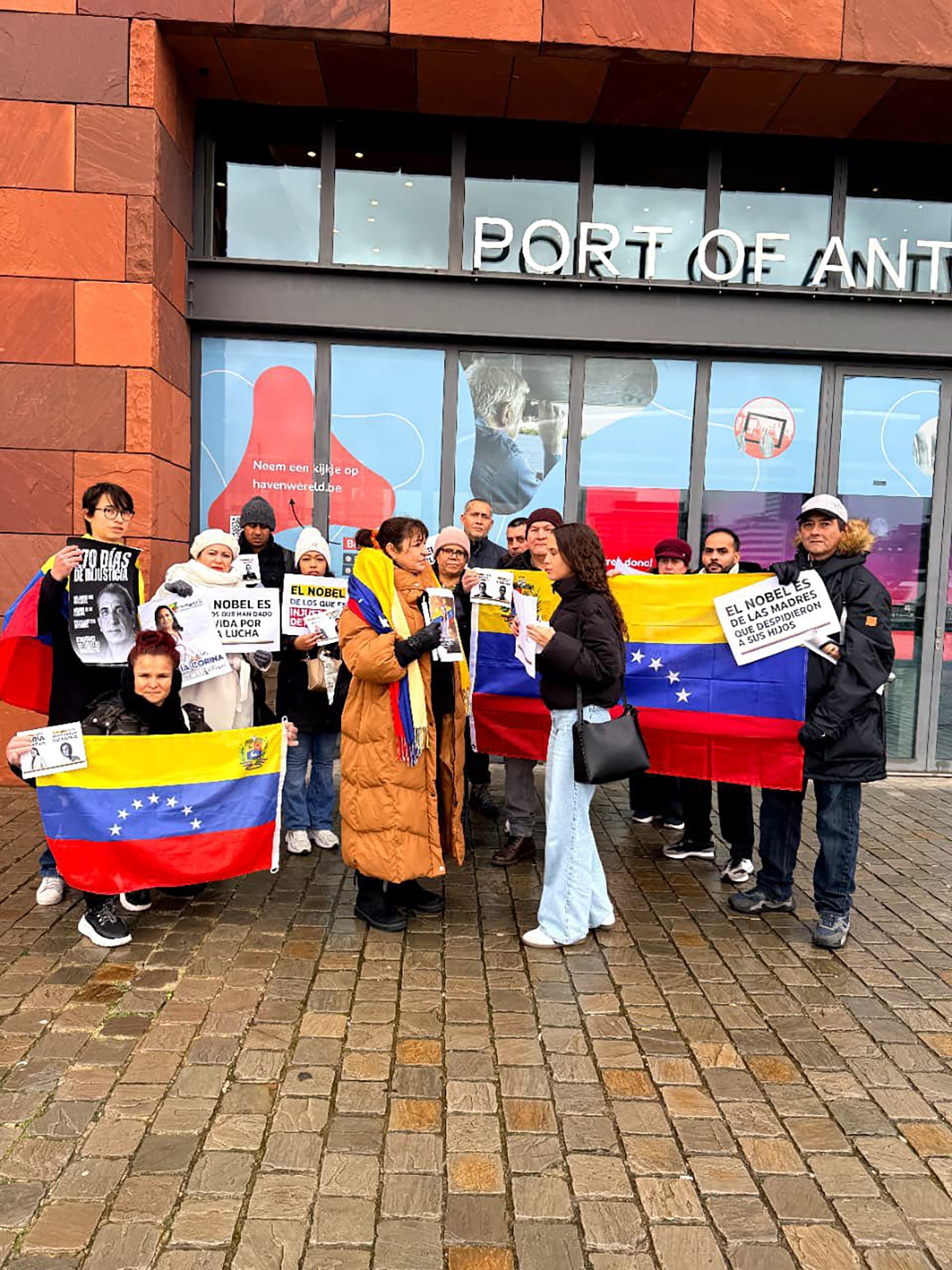 Familias enteras participaron en convocatorias pacíficas para exigir respeto a los derechos y libertades en Venezuela (X)