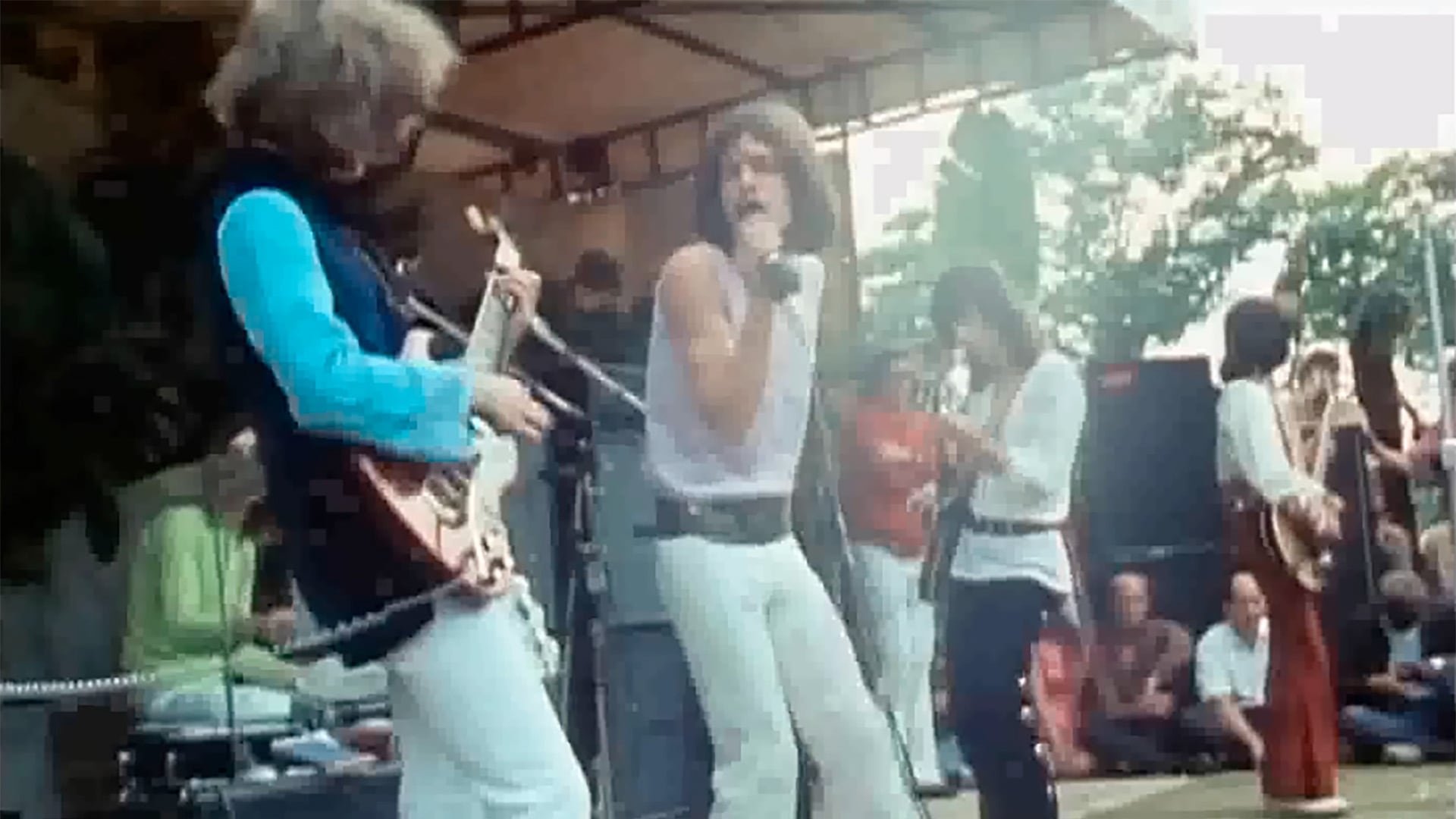 La experiencia de trabajar con los Beatles motivó a Mick Jagger y Keith Richards a escribir 'As Tears Go By', consolidando su carrera como autores Crédito: Captura Youtube