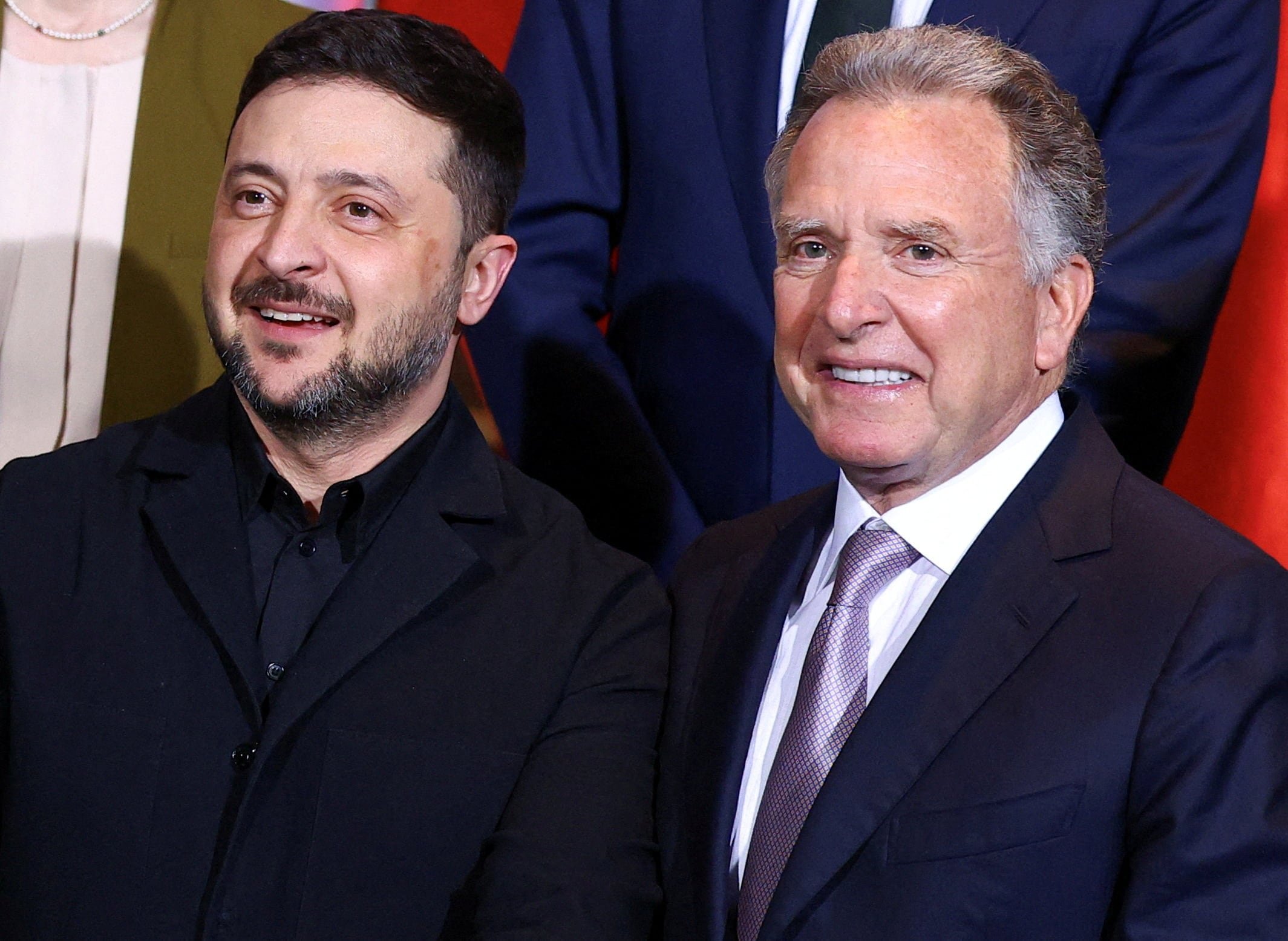 El presidente de Ucrania, Volodimir Zelensky, y el enviado especial de Estados Unidos, Steve Witkoff (REUTERS/Lisi Niesner)