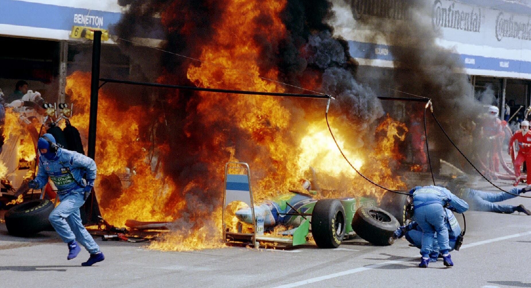 El incendio en el Benetton de Jos Verstappen en el año 1994 (Grosby)