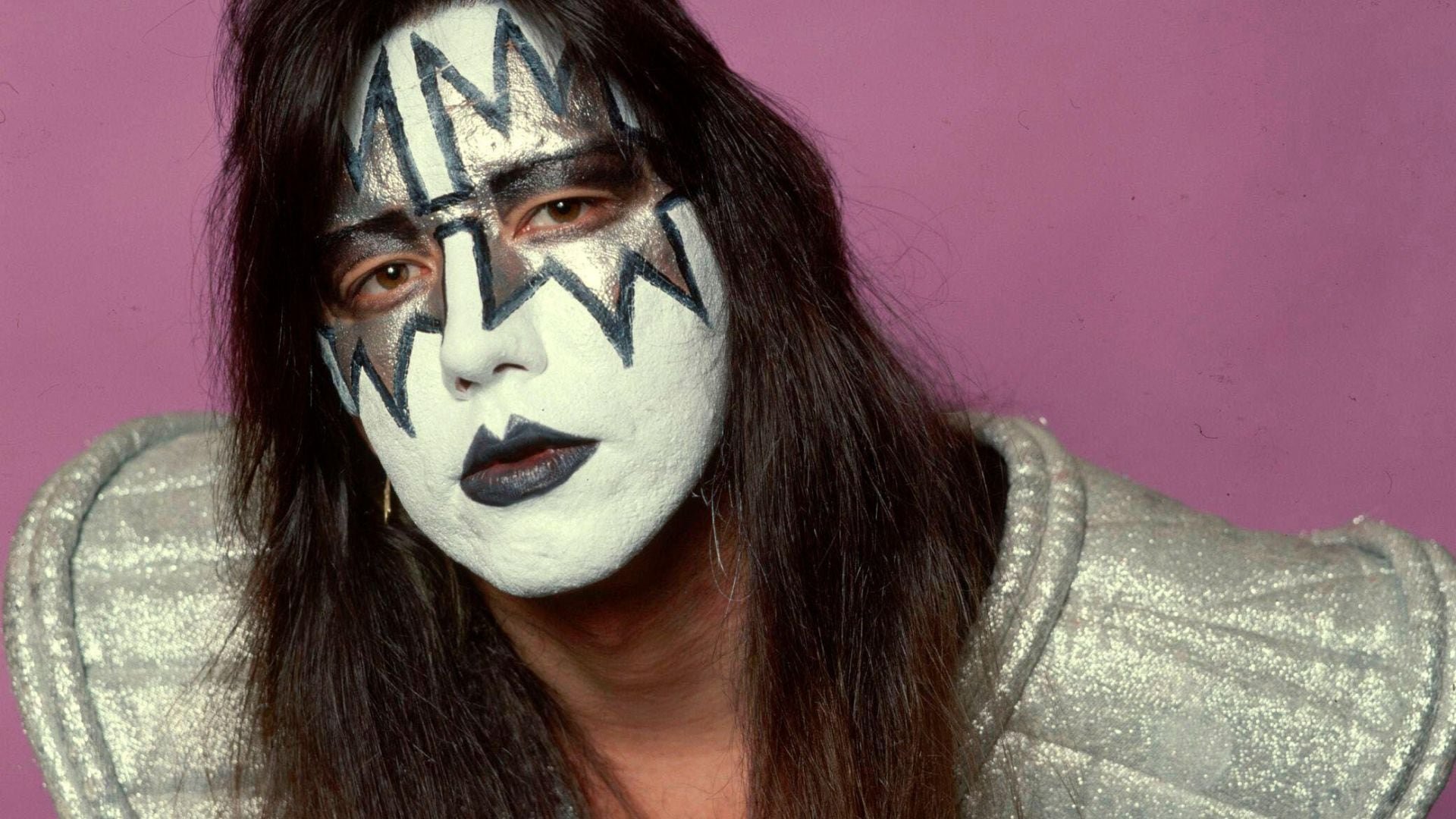 El guitarrista original de KISS murió tras una caída en su estudio en Nueva Jersey que provocó severos traumatismos craneales y un accidente cerebrovascular (A&E Television Networks)
