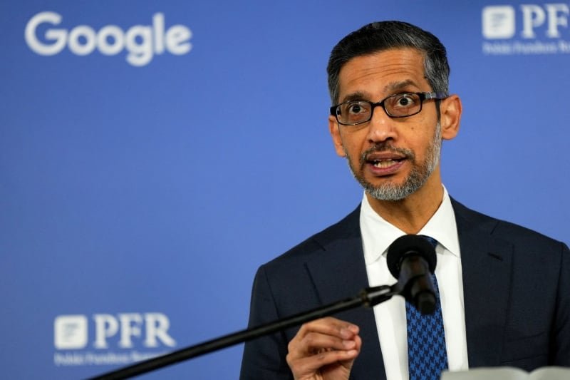 Sundar Pichai, consejero delegado de Alphabet y Google, anunció en 2020 la inversión de USD 1.000 millones en alianzas con medios de noticias. (REUTERS/Aleksandra Szmigiel)