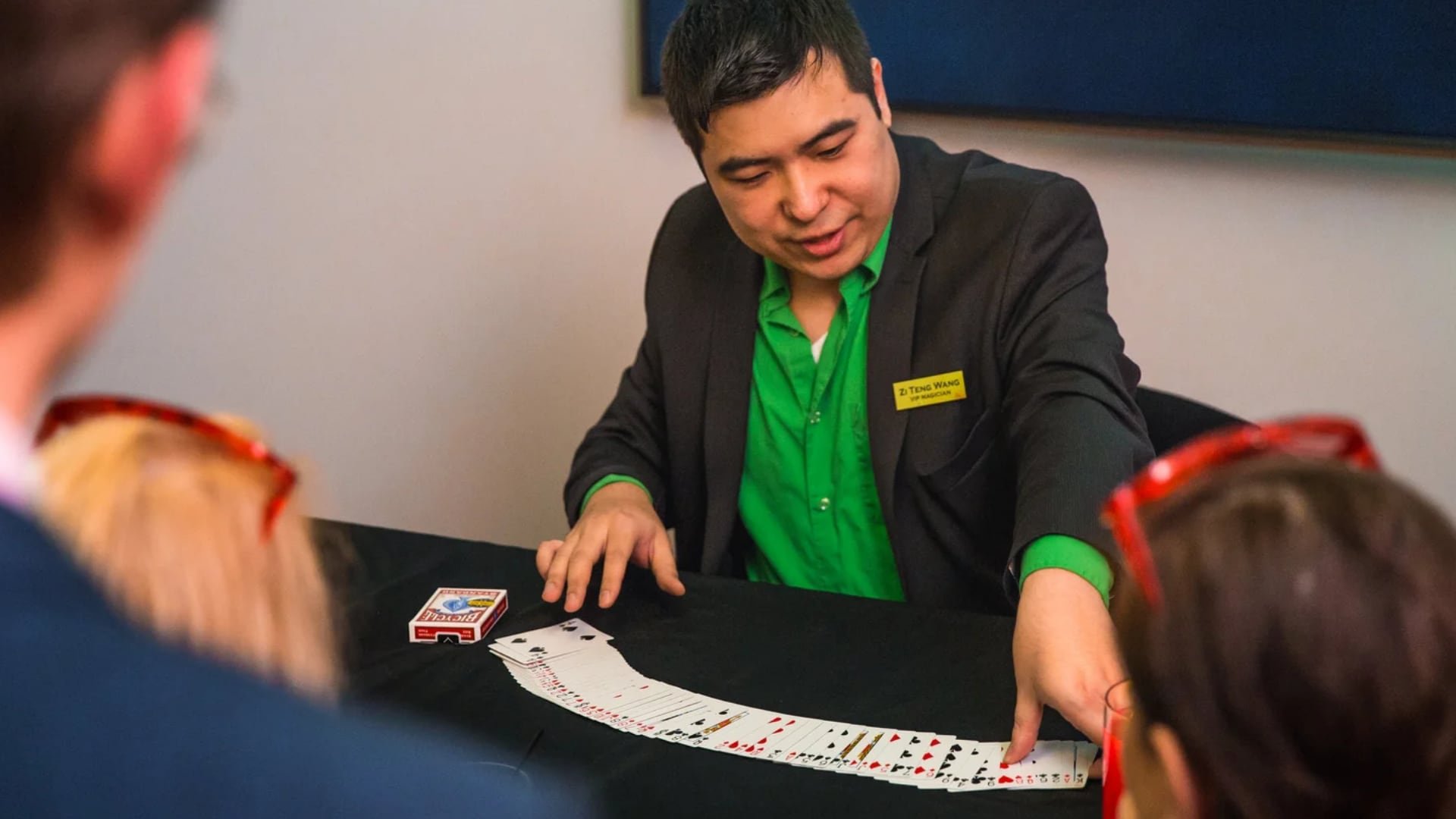 Zi Teng Wang es un mago y biólogo molecular residente en Missouri.