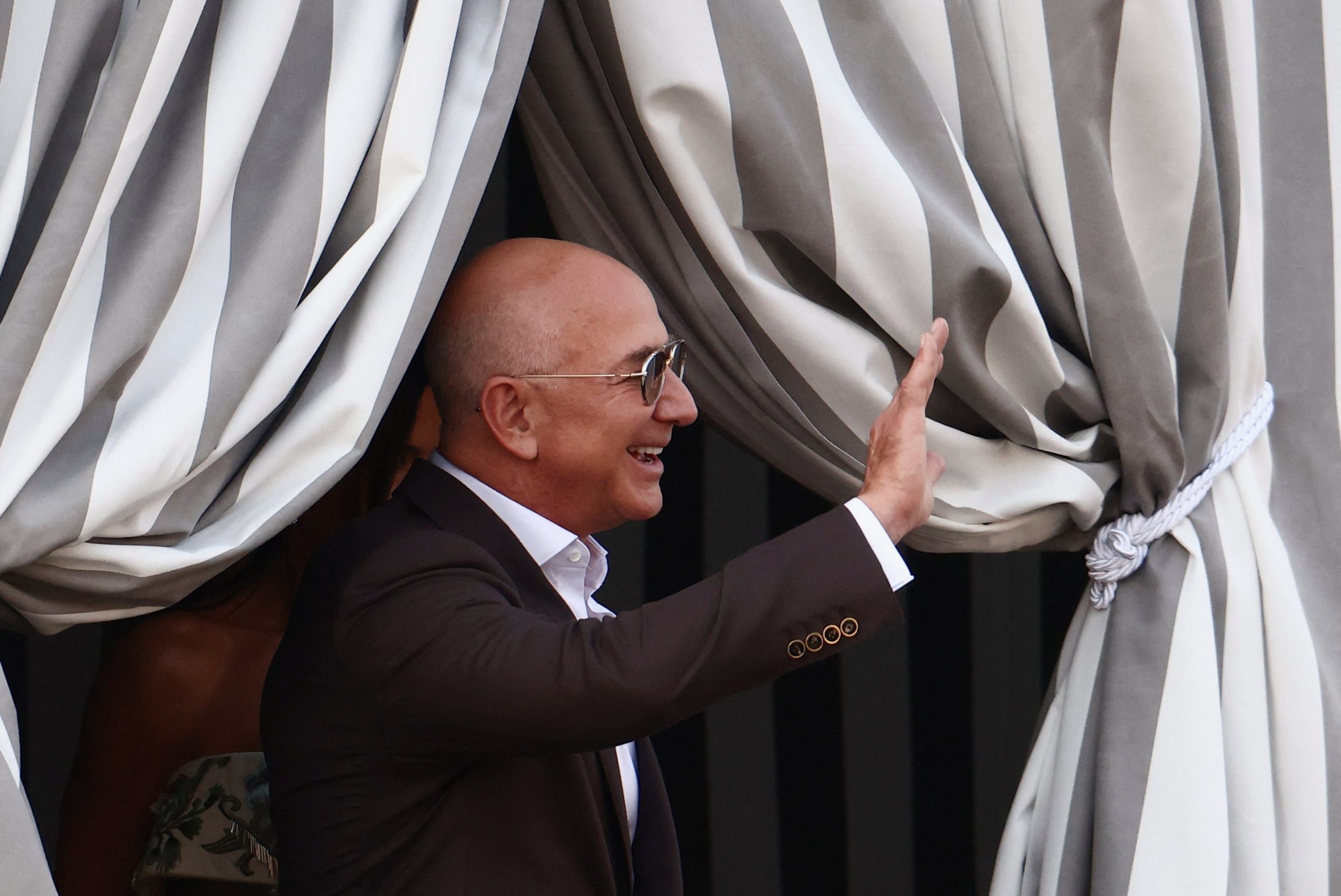 Jeff Bezos ofreció el 20% de Amazon a cambio de un millón de dólares, con aportes individuales de 50.000 dólares.(REUTERS/Yara Nardi)