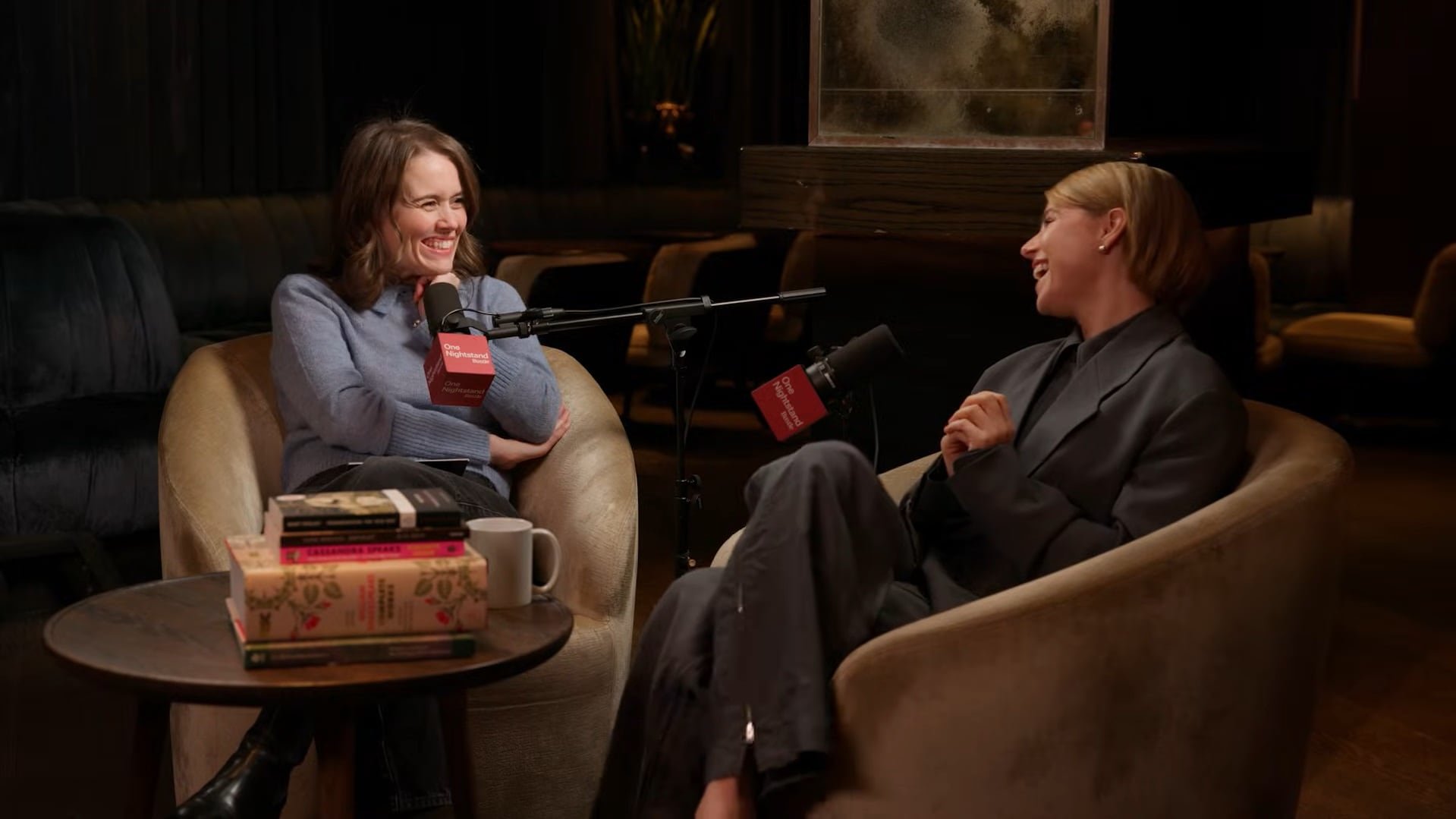 El club internacional de lectura de Jessie Buckley amplía su perspectiva literaria y conecta amistades de diferentes países (YouTube: Bustle)