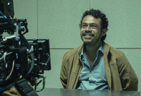 Memo Villegas es Díaz en La hora de los valientes. (Netflix)