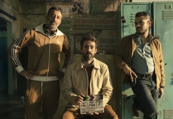 Ariel Winograd, Luis Gerardo Méndez y Memo Villegas en La hora de los valientes. (Netflix)