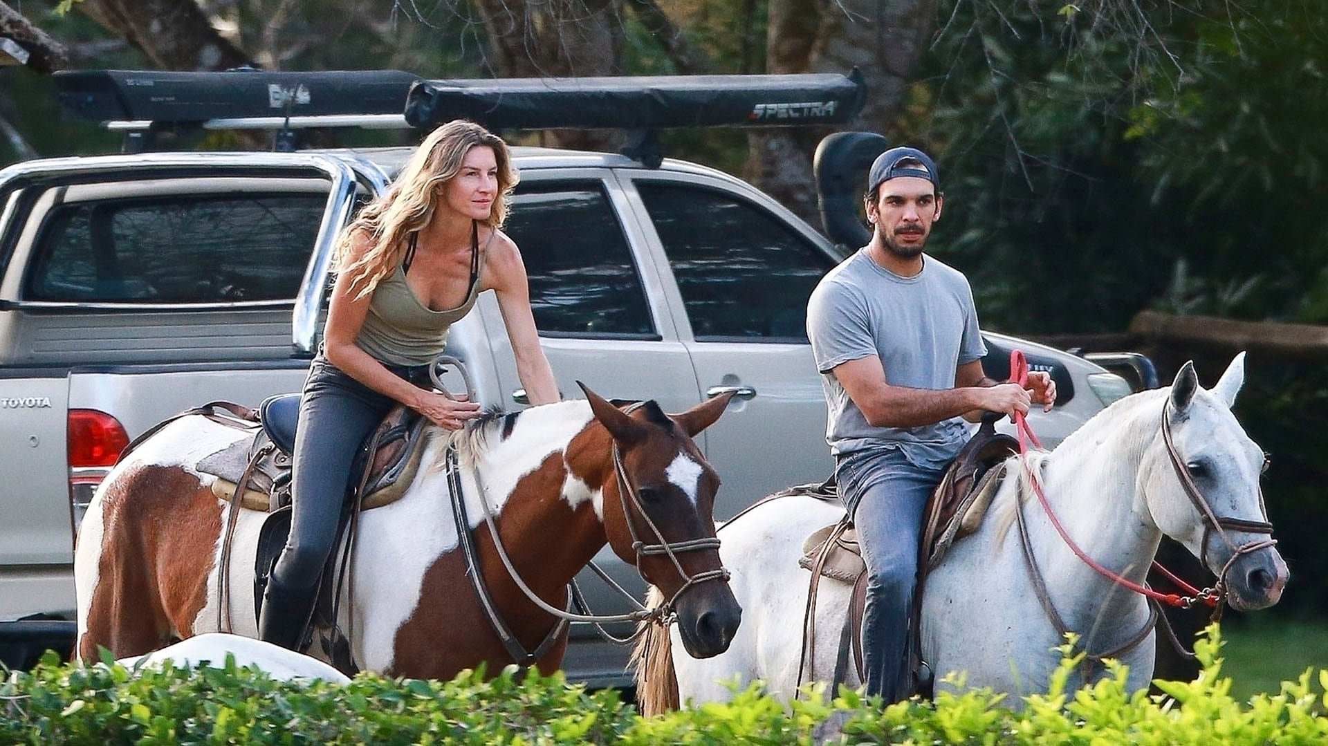 La boda fue descrita por sus allegados como un evento natural y sencillo (Backgrid/The Grosby Group)