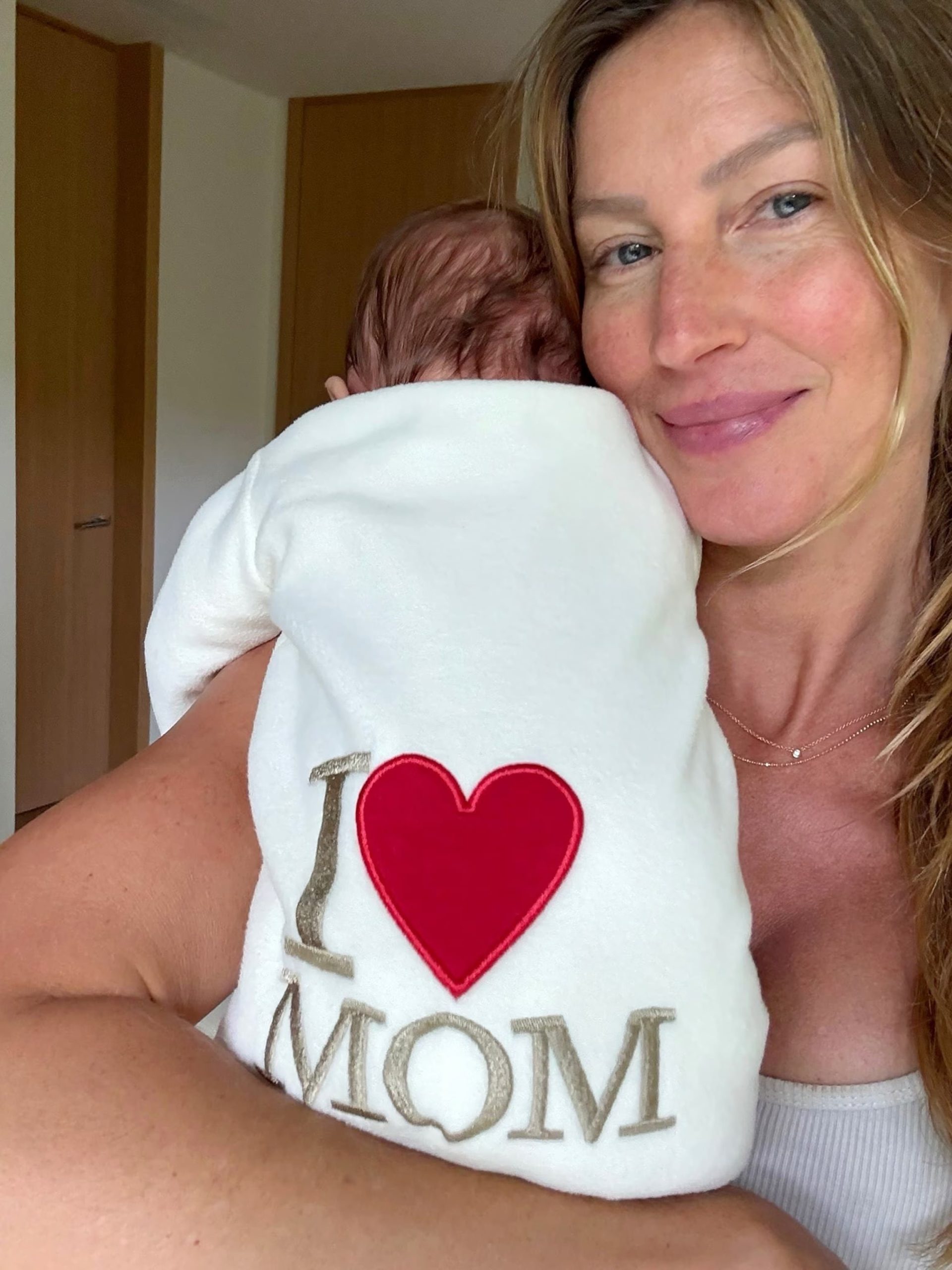 El nacimiento del hijo en común marcó una nueva etapa en la vida de Bündchen y Valente (Instagram)