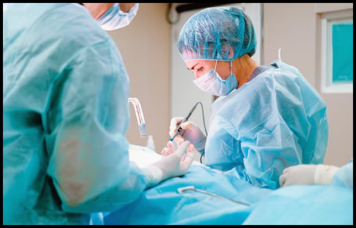 Los sistemas de salud pública registran más hospitalizaciones por infecciones y heridas tras cirugías plásticas realizadas en el extranjero (Pexels)