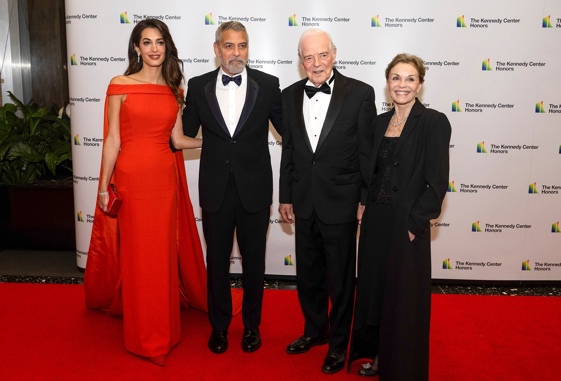 Nick Clooney y Nina Bruce Warren atraviesan la pérdida de su hija Adelia, recordando su dedicación familiar y su impacto en la comunidad de Augusta (Newscom/The Grosby Group)