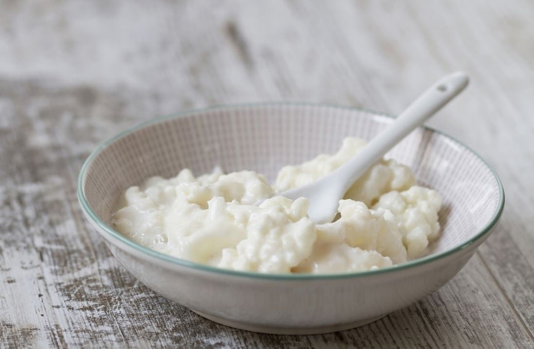 Los probióticos pueden contribuir a reducir la inflamación intestinal y prevenir infecciones, aunque su eficacia varía según la condición tratada