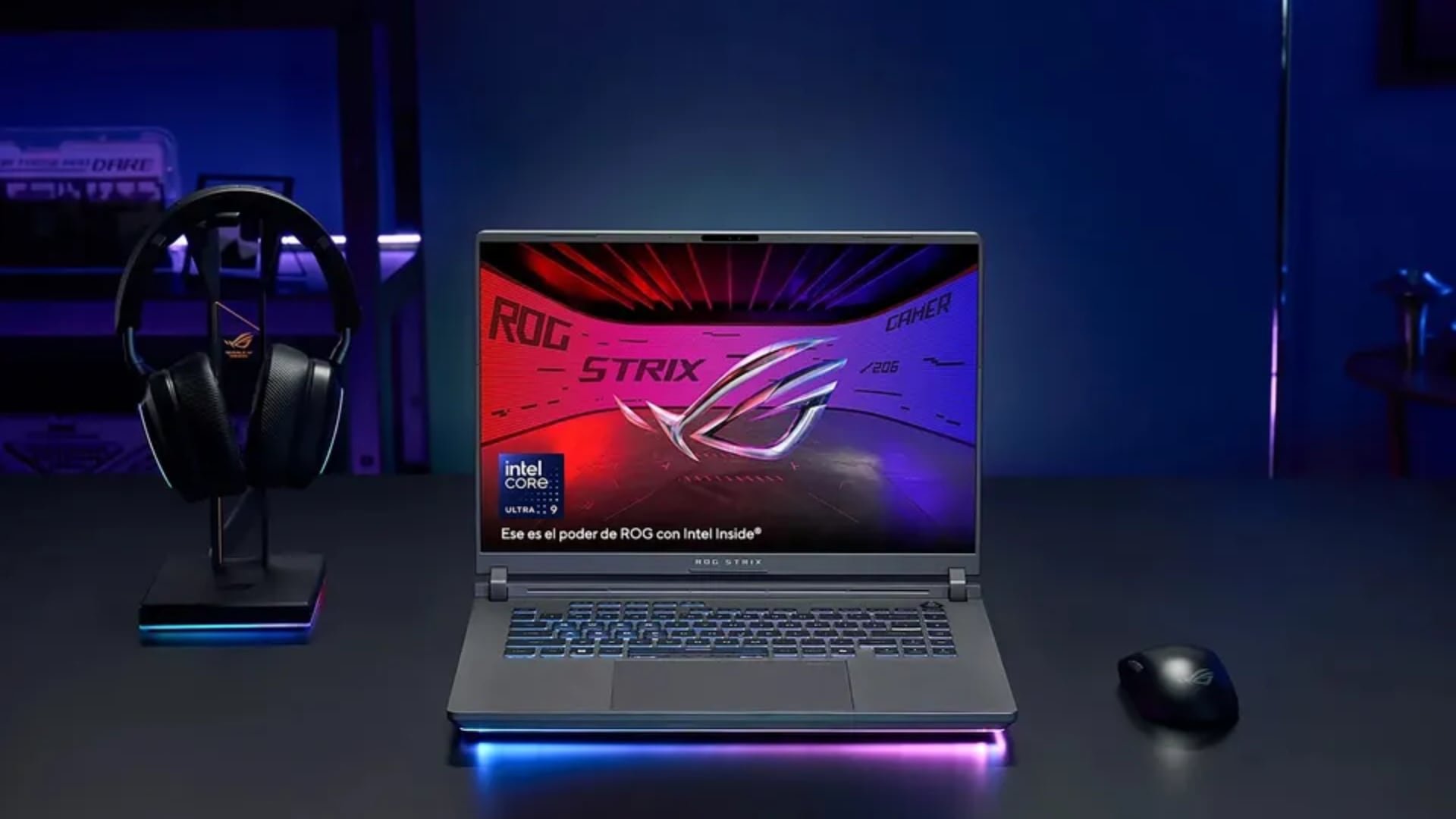La barra de luz RGB y el diseño futurista diferencian a la ROG Strix G18 entre otras laptops del segmento. (ASUS)