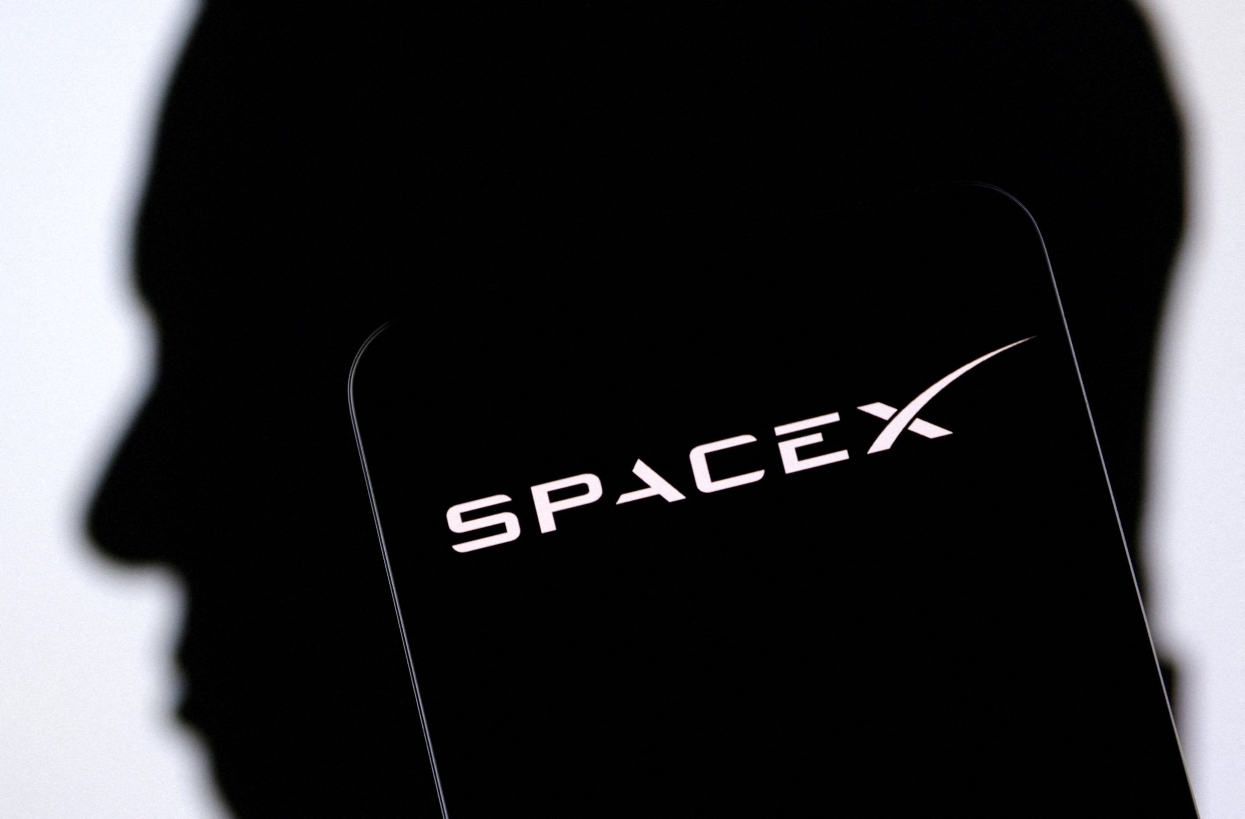SpaceX tomaría la decisión de salir al mercado por los buenos resultados de Starlink.