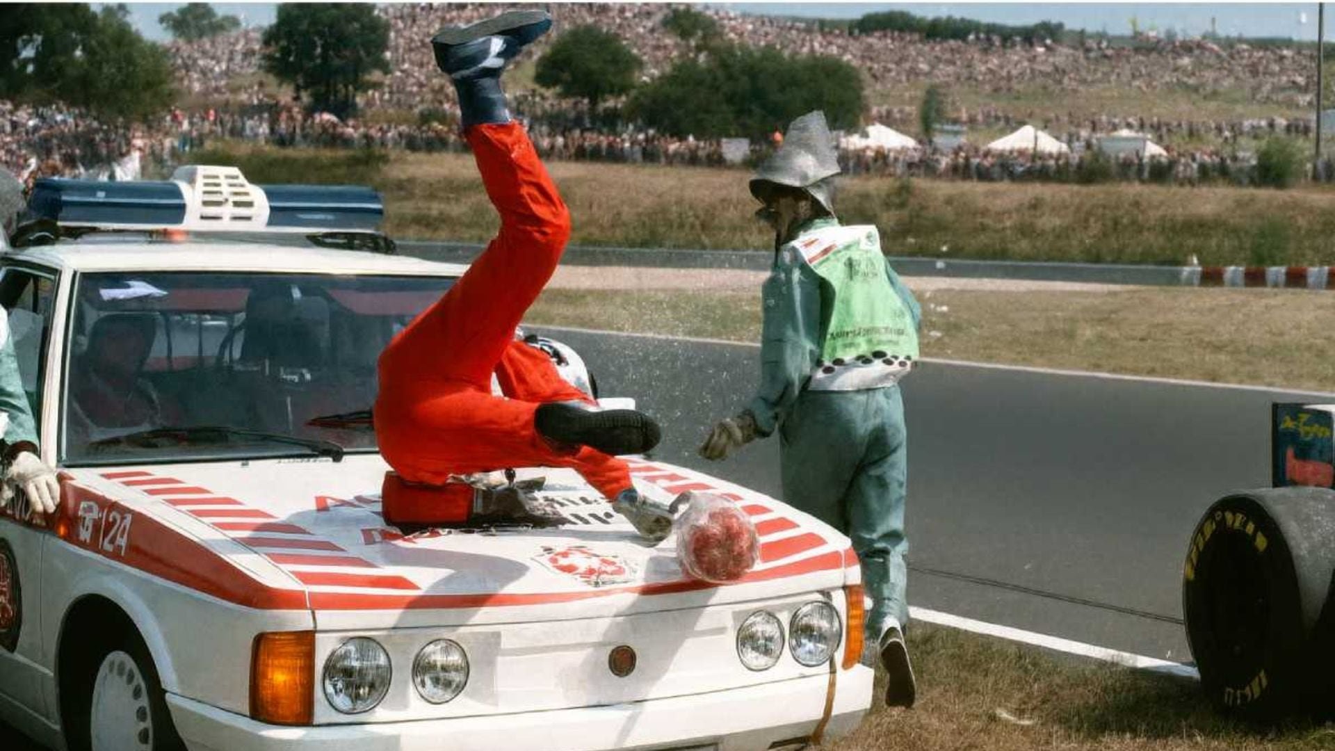 Inoue sufrió su primer accidente con el coche de seguridad durante los entrenamientos libres del Gran Premio de Mónaco (foto: REUTERS)