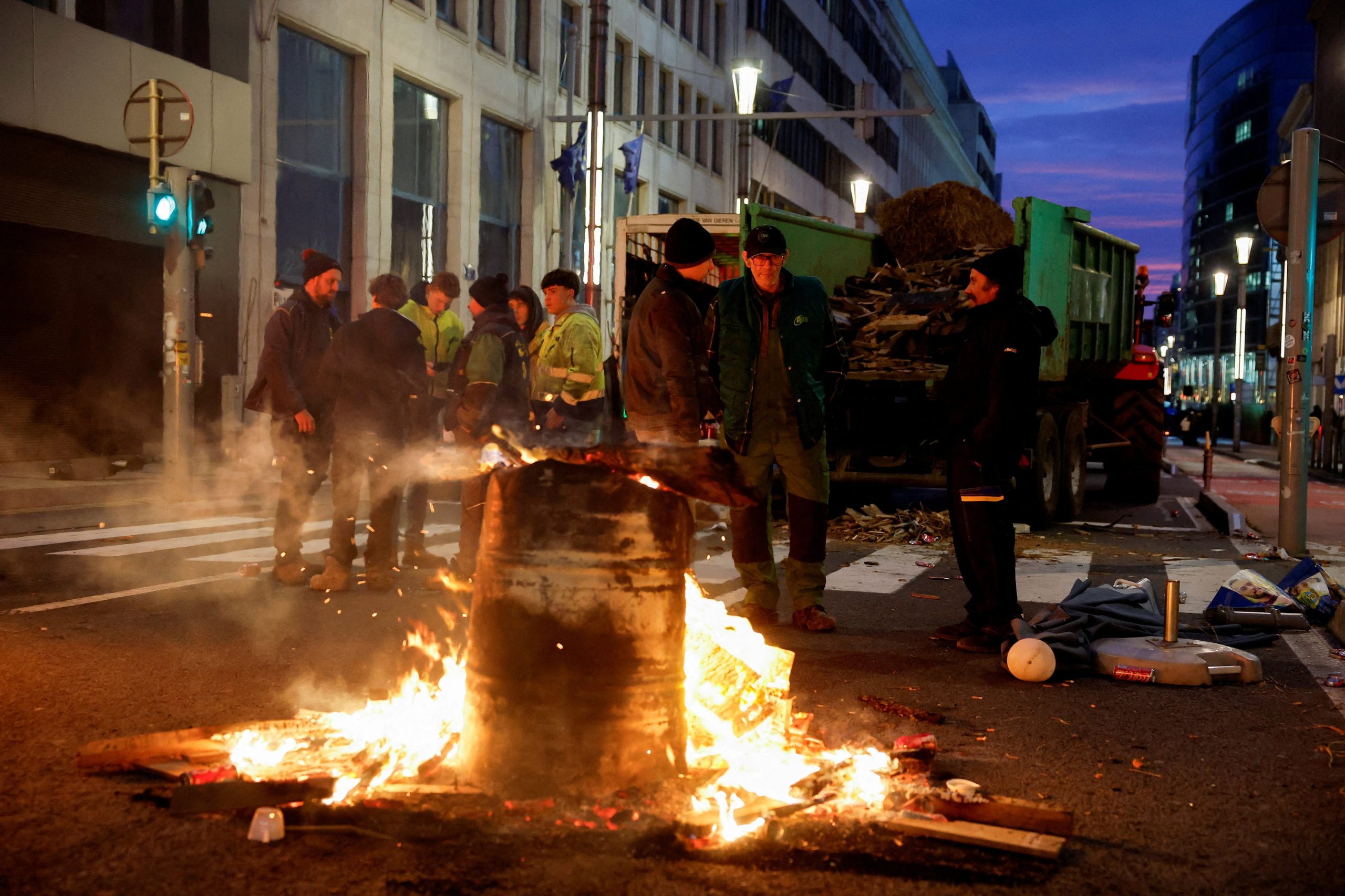 Miles de agricultores se manifestaron en Bruselas durante la cumbre Mercosur-UE (Reuters)