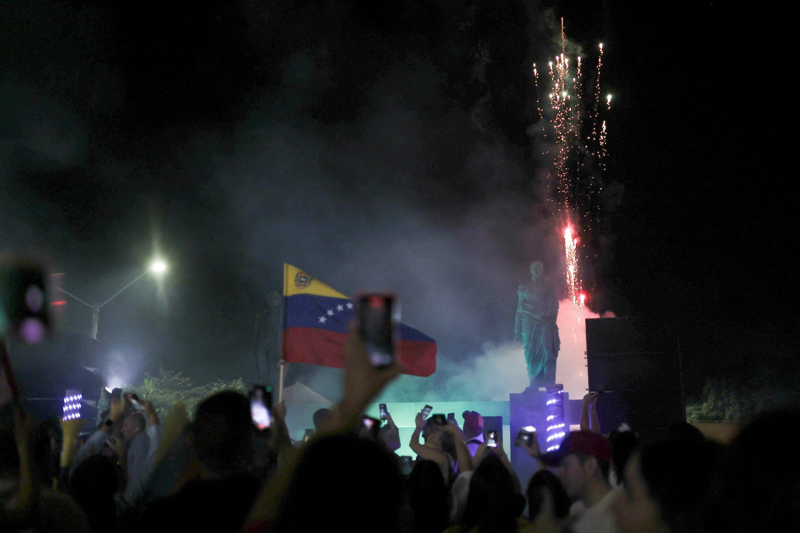 En caso de que se mantenga el chavismo en el poder, el medio norteamericano anticipó que se podría registrar una nueva crisis migratoria en la región - crédito Reuters