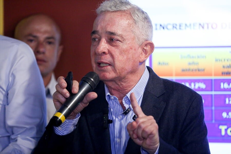 Álvaro Uribe señaló el impacto regional de la crisis venezolana - crédito Lina Gasca/Colprensa