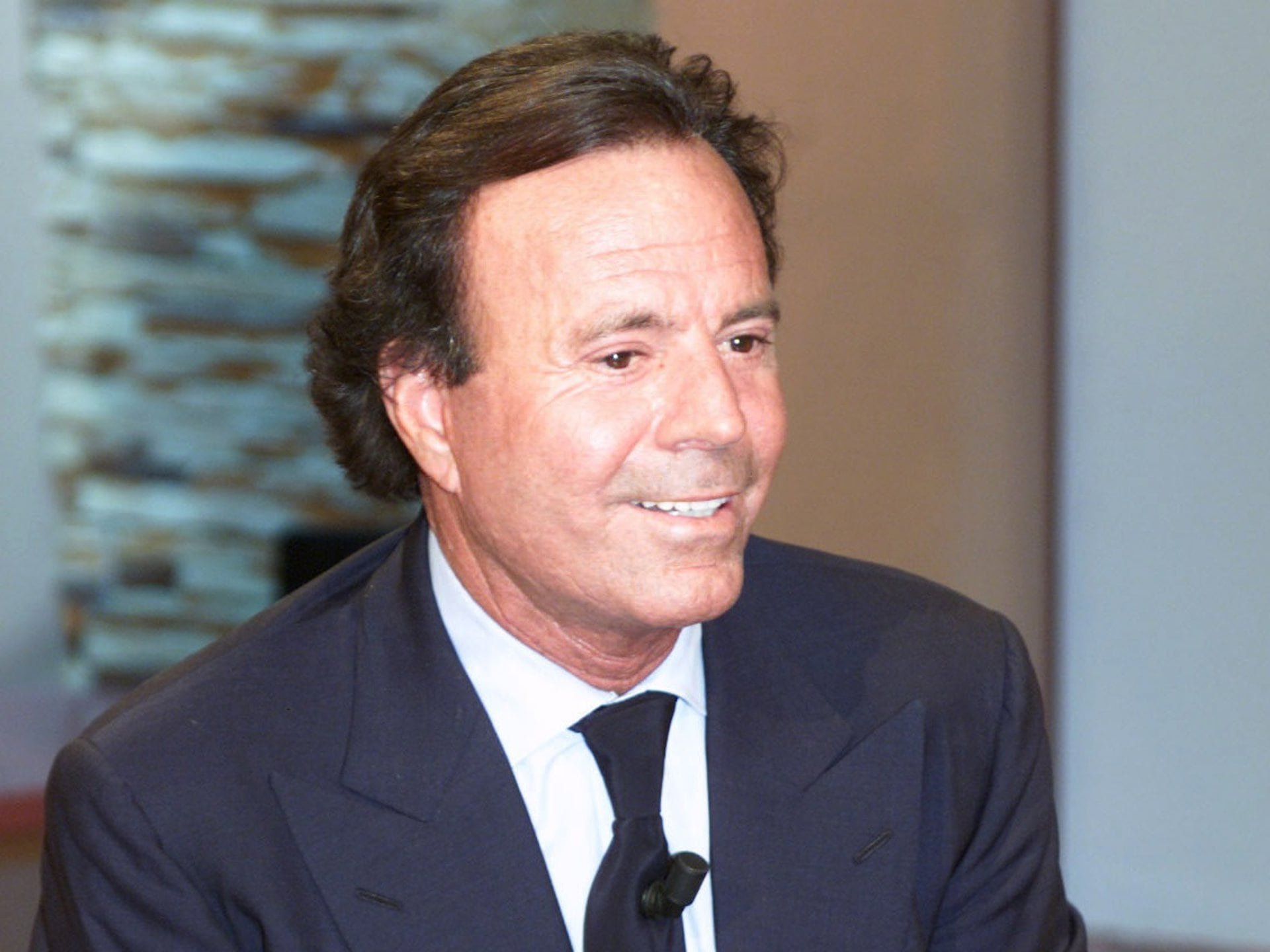 Julio Iglesias, entre la admiración y la polémica: nuevas voces narran sus experienciaS (Europa Press Reportajes / Europa Press)
17/11/2011