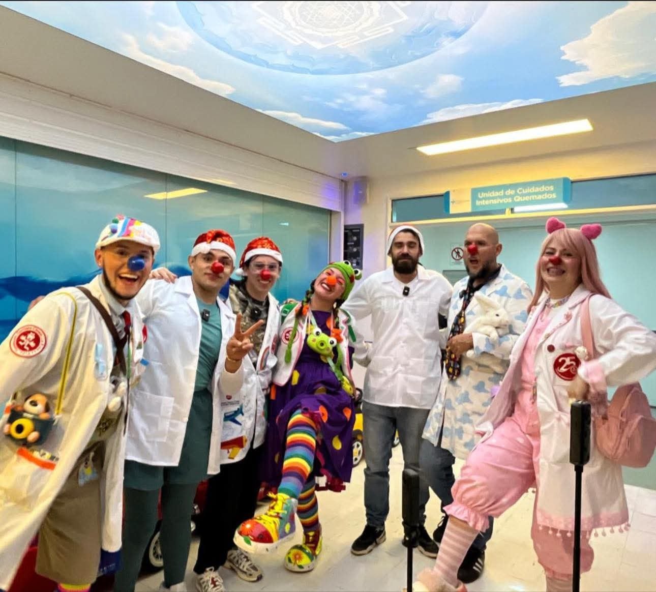 El actor participó de una actividad de entrega de regalos - crédito @Culotauros/Instagram