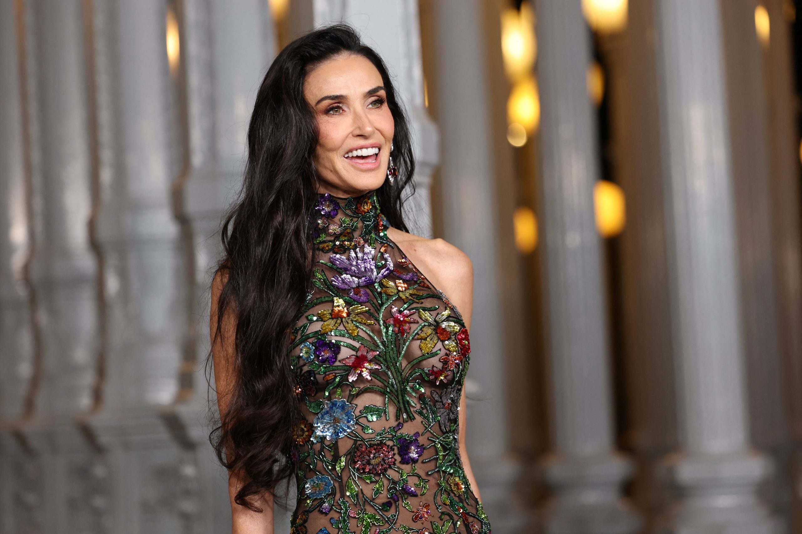 Demi Moore se consolida como figura renovada del cine tras recibir reconocimientos en los Globo de Oro, Critics Choice y SAG Awards por The Substance (REUTERS)