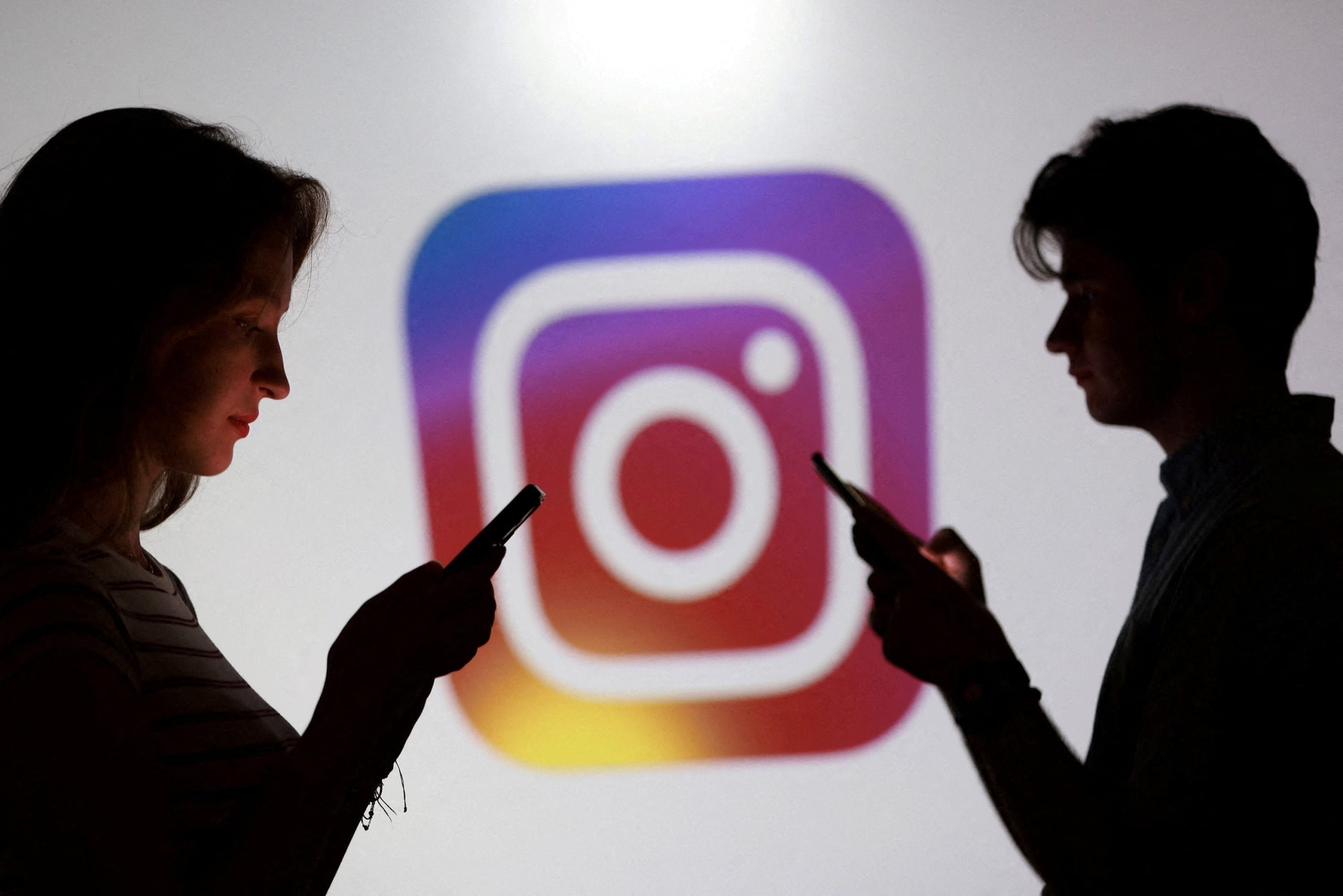 Instagram y Facebook permiten oponerse al entrenamiento de IA en la Unión Europea, aunque la personalización de contenidos sigue activa. (Reuters)