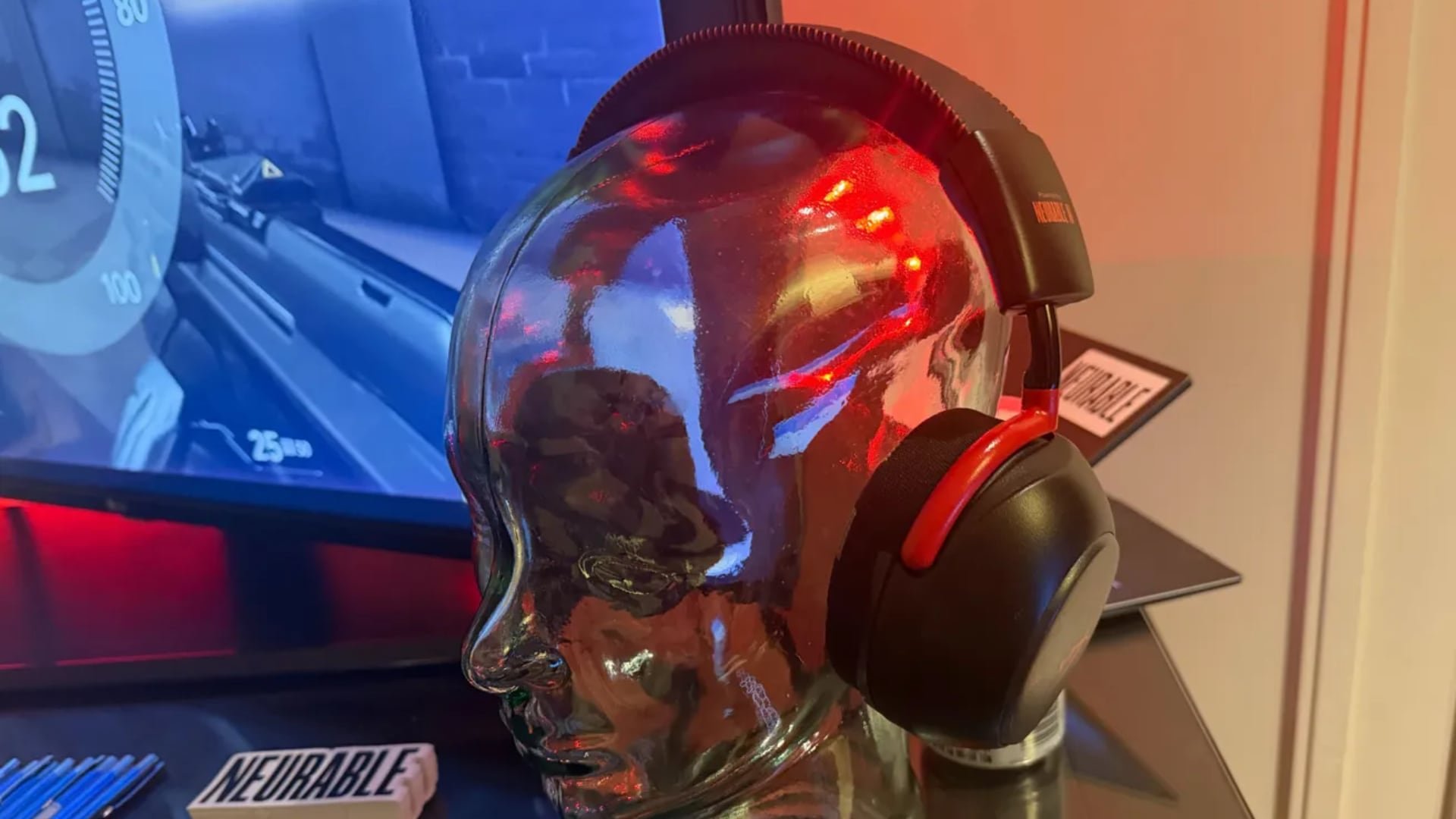 Los sensores integrados permiten registrar señales neuronales sin equipos adicionales ni dispositivos externos. (Neurable)