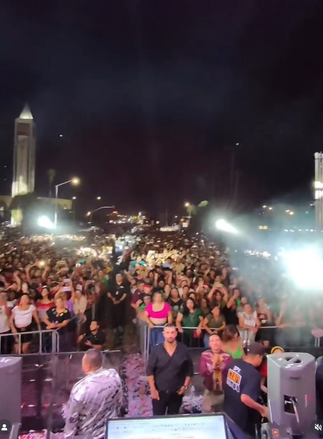 Su última publicación fue en septiembre de 2025, mostrando una vista del público desde el escenario (IG)