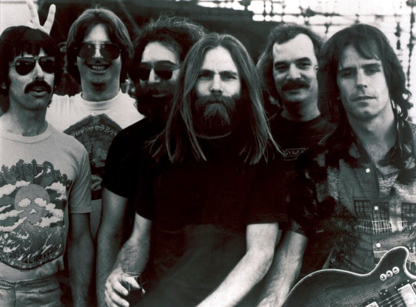Grateful Dead a mediados de los años 80, de izquierda a derecha: Mickey Hart, Phil Lesh, Jerry Garcia, Brent Mydland, Bill Kreutzmann y Bob Weir (Foto: archivo AP)