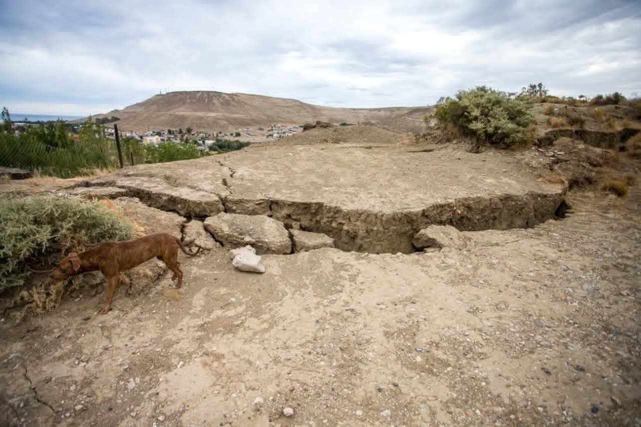 Equipos geológicos realizan tomografías eléctricas para determinar la ubicación de la falla
