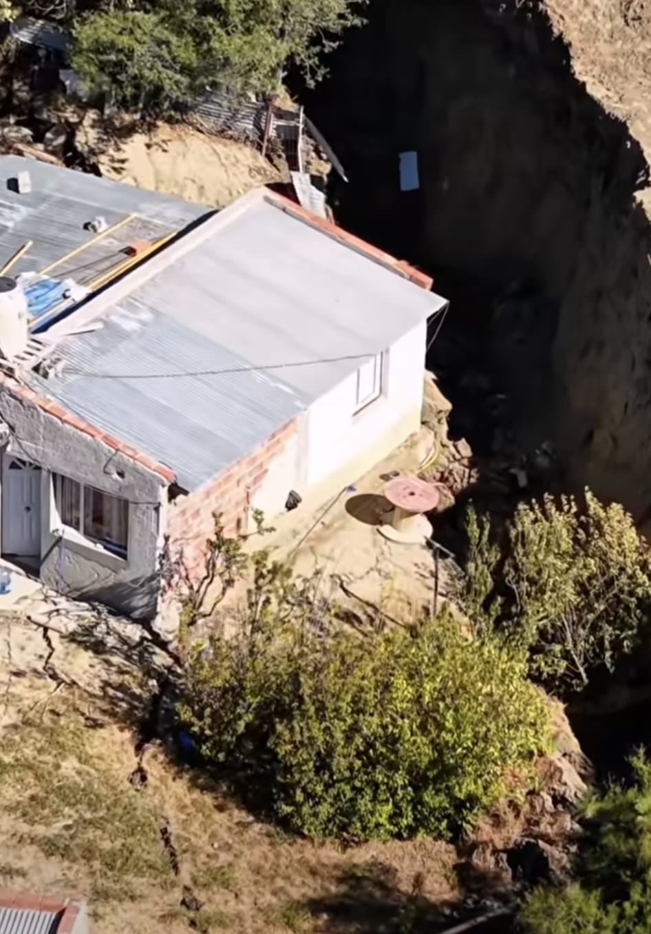 Un informe del SEGEMAR de 2002 ya alertaba sobre los riesgos de urbanizar en el cerro Hermitte