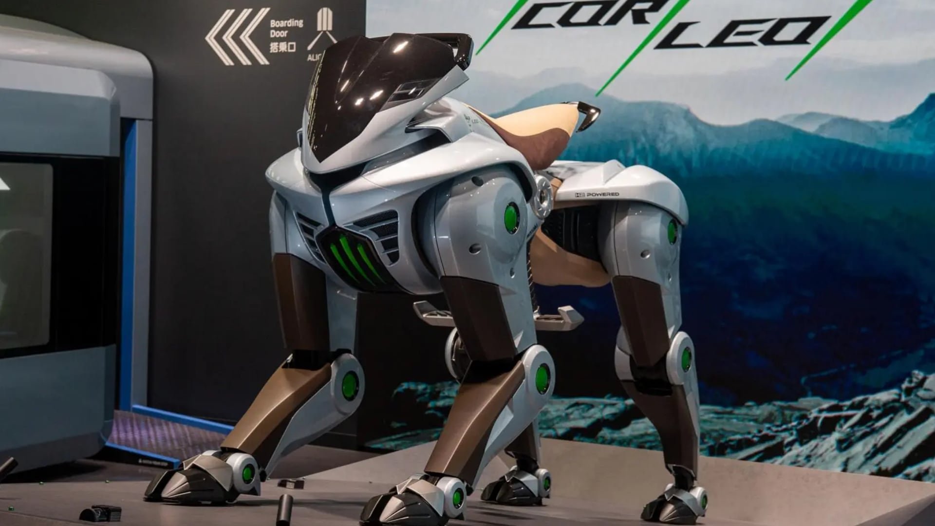 El motor de hidrógeno de 150 cc se combina con un sistema eléctrico que suministra energía a las patas motrices. (Kawasaki)