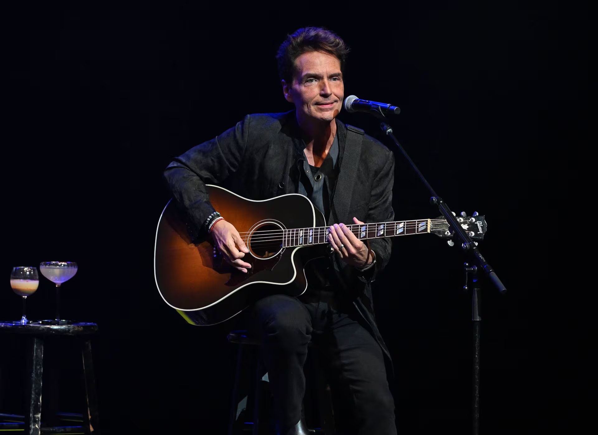 A pesar de los rechazos de discográficas en los años 80, Richard Marx logró éxitos como compositor y consolidó su presencia en las listas musicales (The grosby group)