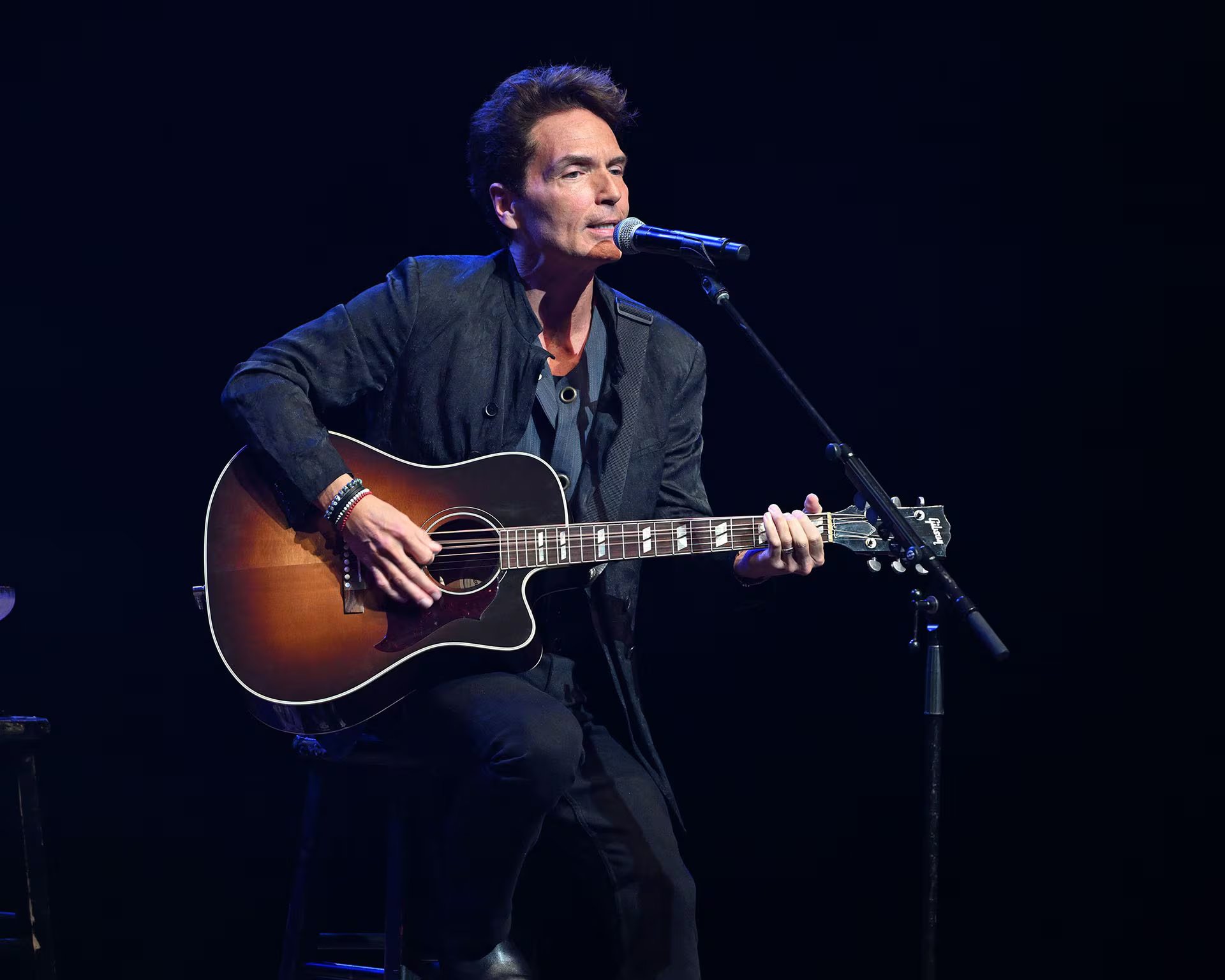 La salud, el legado familiar y el equilibrio entre vida personal y profesional son valores fundamentales para Richard Marx tras cumplir 60 años (The grosby group)