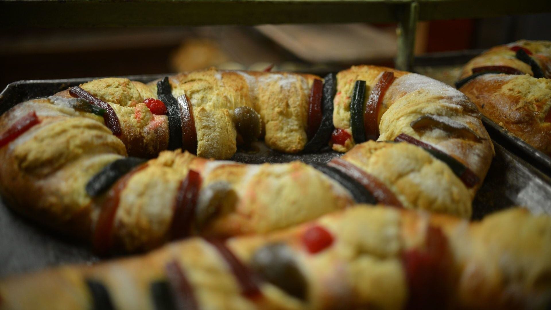 Las roscas rellenas con nata, chocolate o crema aumentan significativamente el valor calórico y el contenido de azúcares y grasas. (FOTO: ALBERTO ROA /CUARTOSCURO.COM)