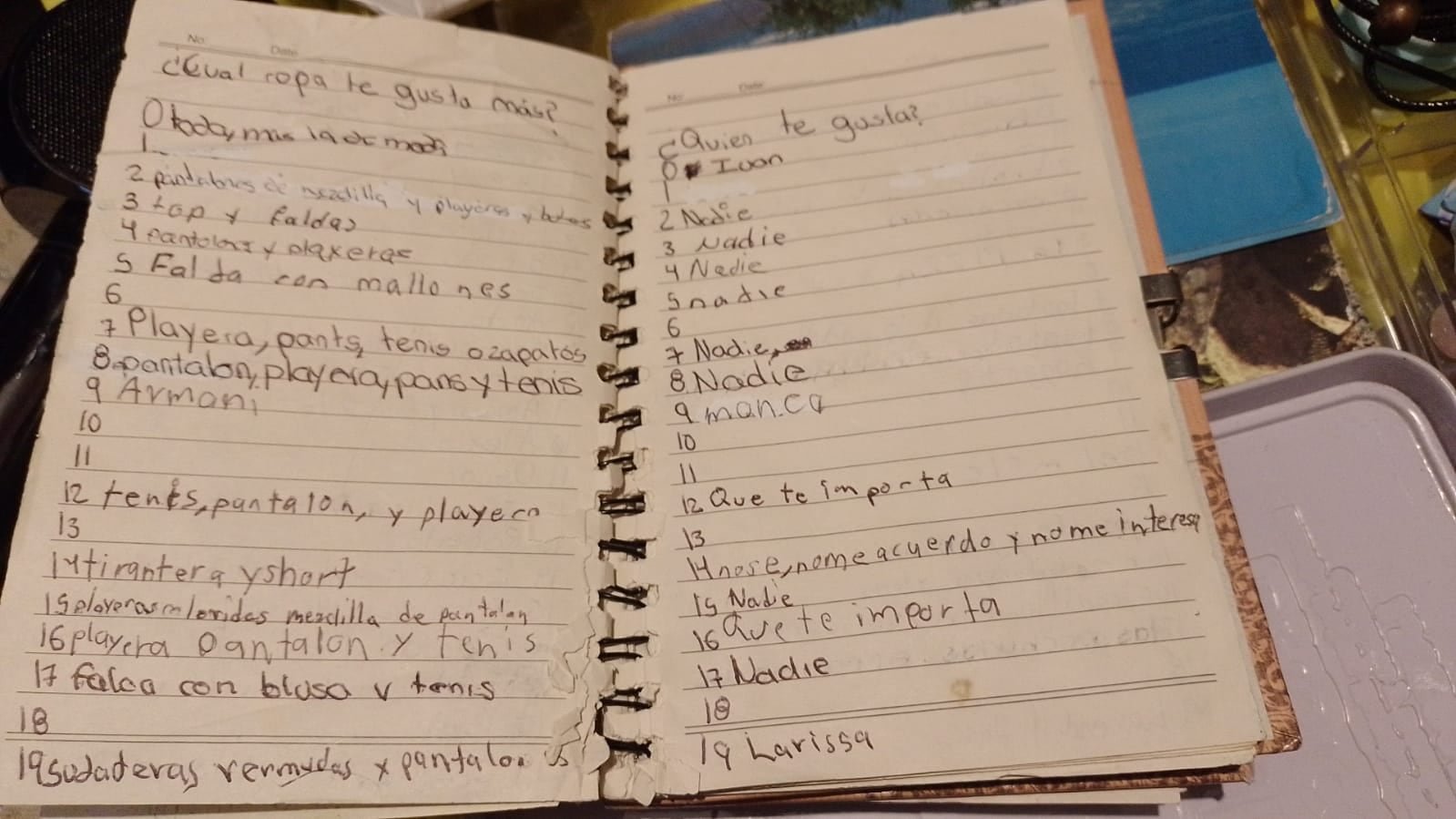 Generaciones pasadas solían ligar en los chismógrafos de sus escuelas o amigos (Foto: Infobae México)