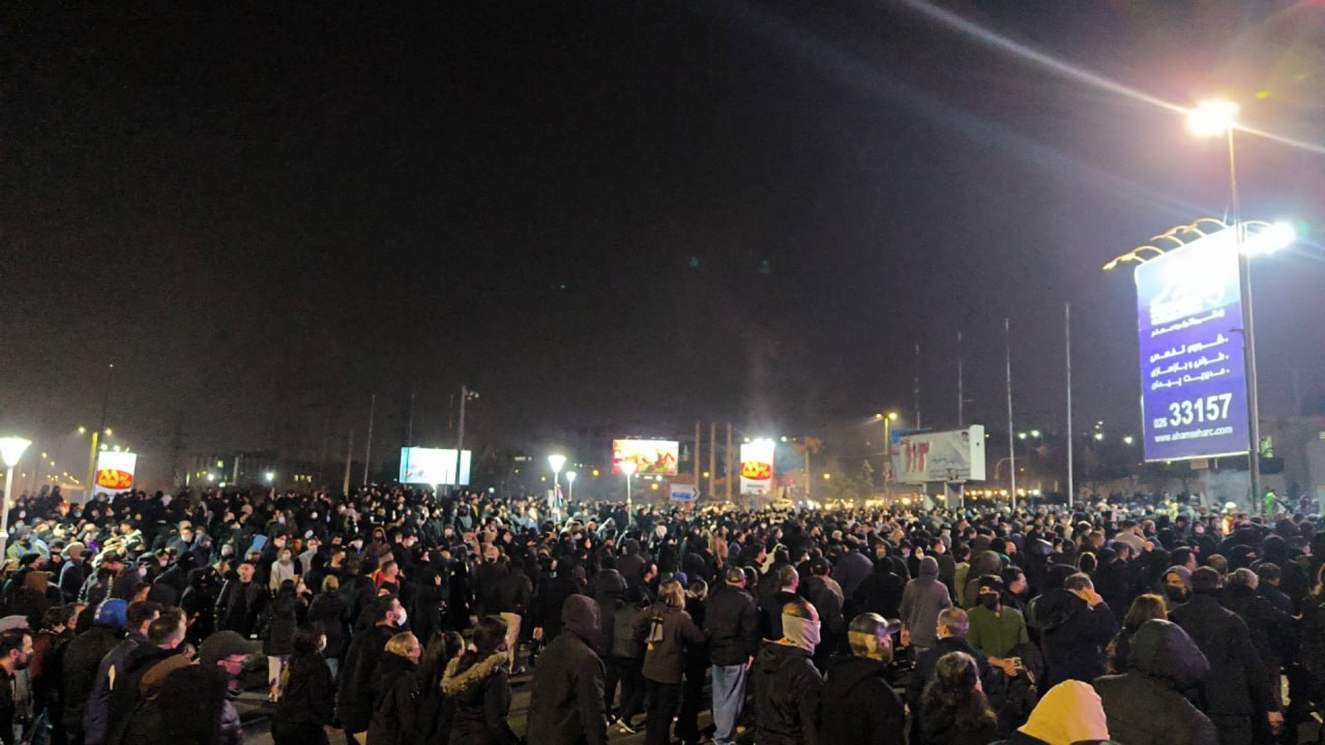 Manifestantes iraníes se manifiestan en Karaj, Irán. Europa Press/Contacto/Social Media
