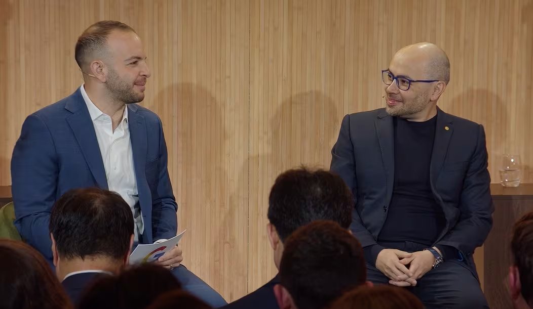 Demis Hassabis destacó en Davos que la inteligencia artificial general (AGI) está cada vez más cerca, aunque requiere nuevos avances técnicos clave