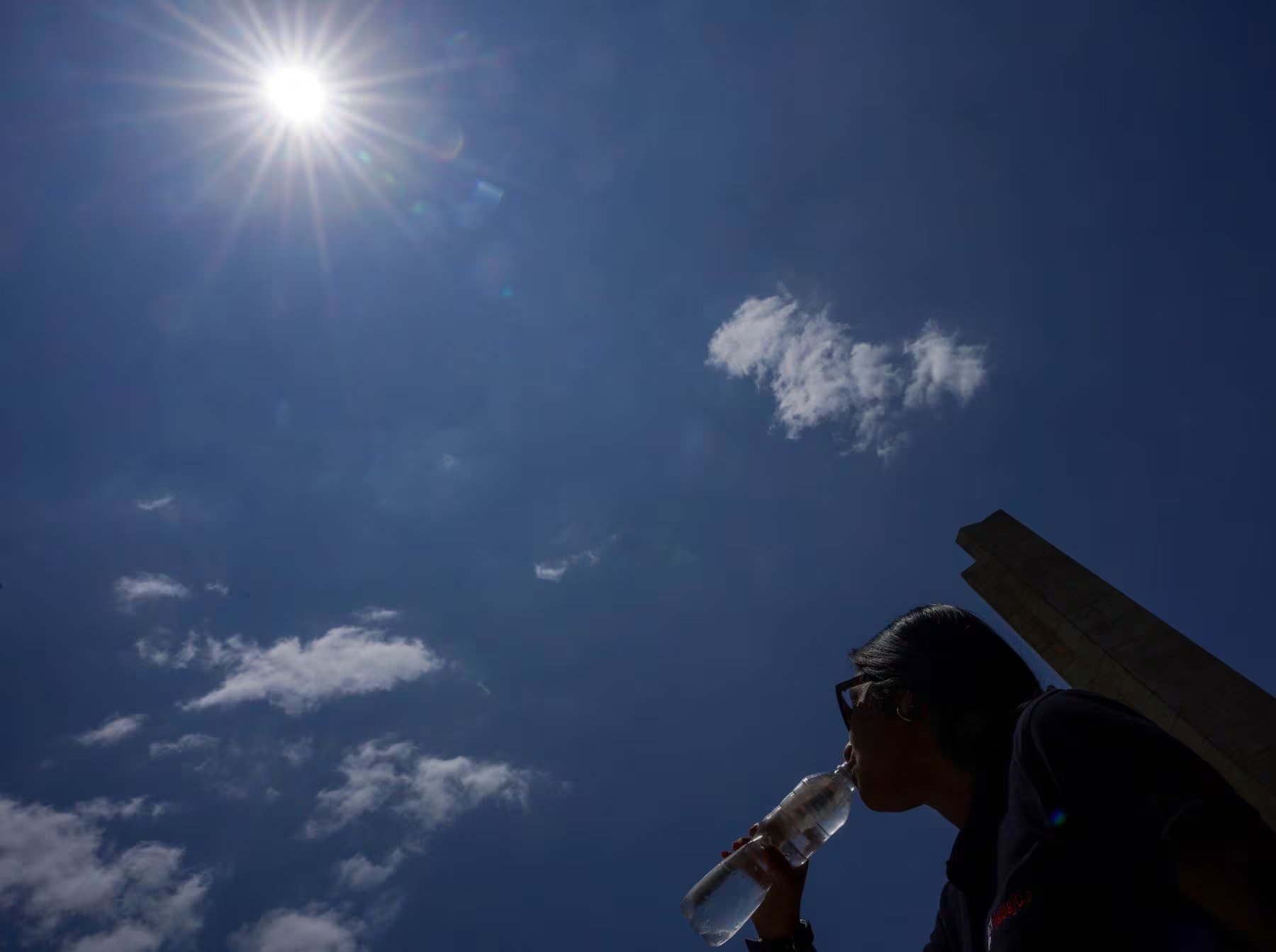 El día sin sombra se presenta dos veces al año en regiones intertropicales de Perú, proporcionando una oportunidad única para la divulgación científica y educación astronómica. (Andina)