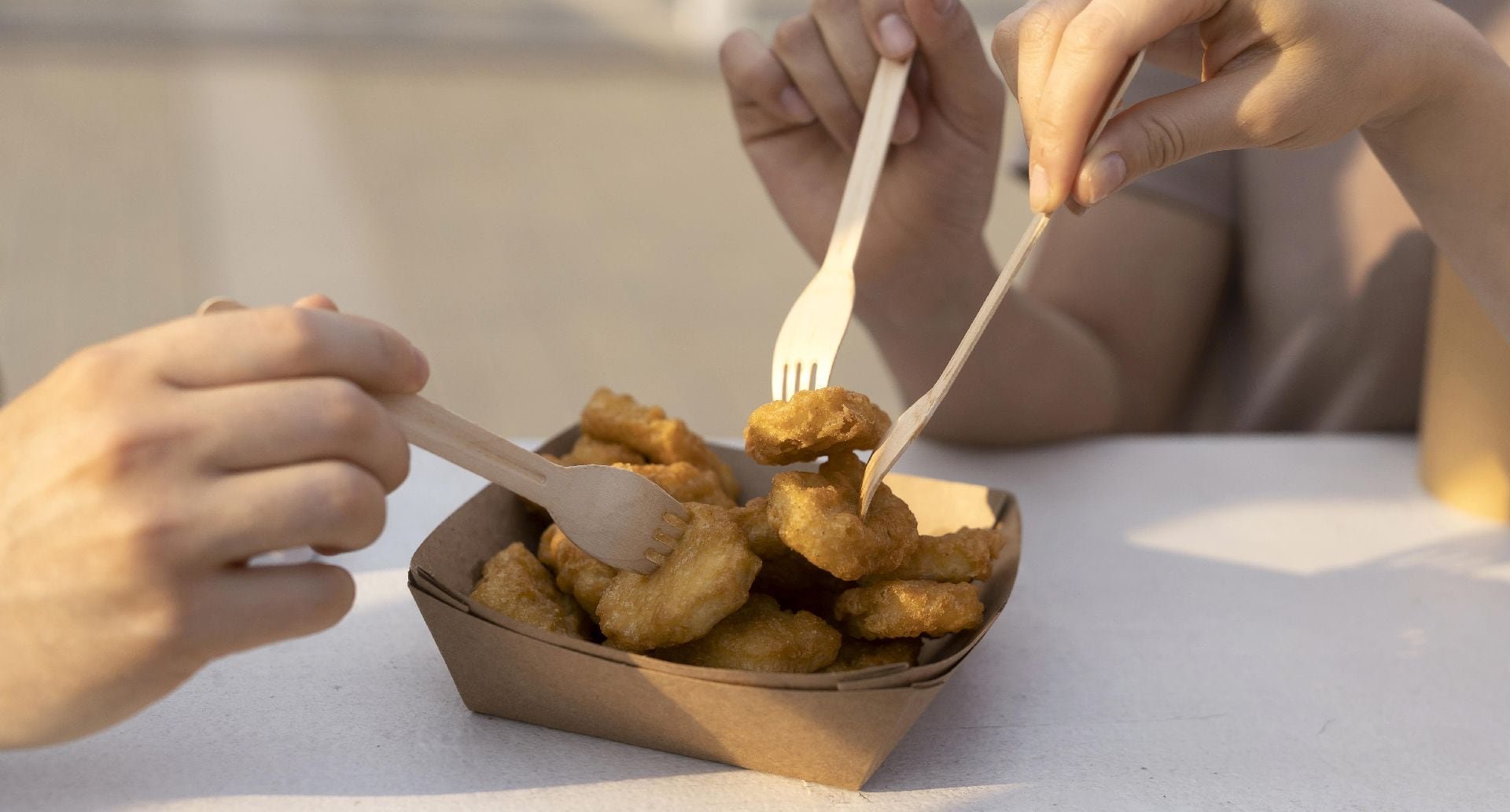 Hoy la croqueta convive entre lo casero y lo gourmet, con rellenos y técnicas que reflejan su capacidad de adaptación sin perder identidad ni arraigo popular. (Freepik)