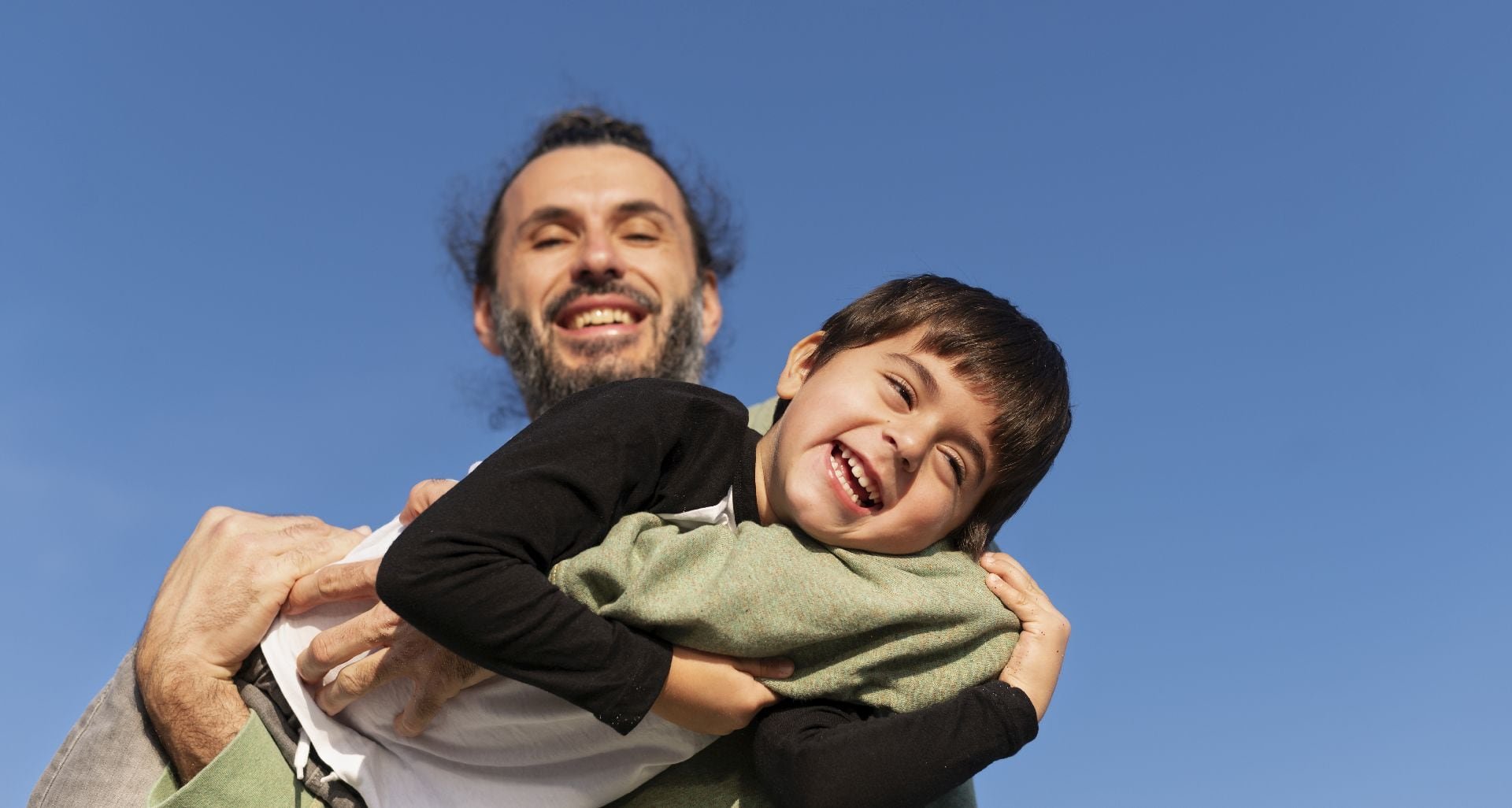 Con el paso del tiempo, el Día Internacional del Hijo trascendió su origen religioso y fue adoptado en distintos países como una jornada de reflexión familiar. (Freepik)