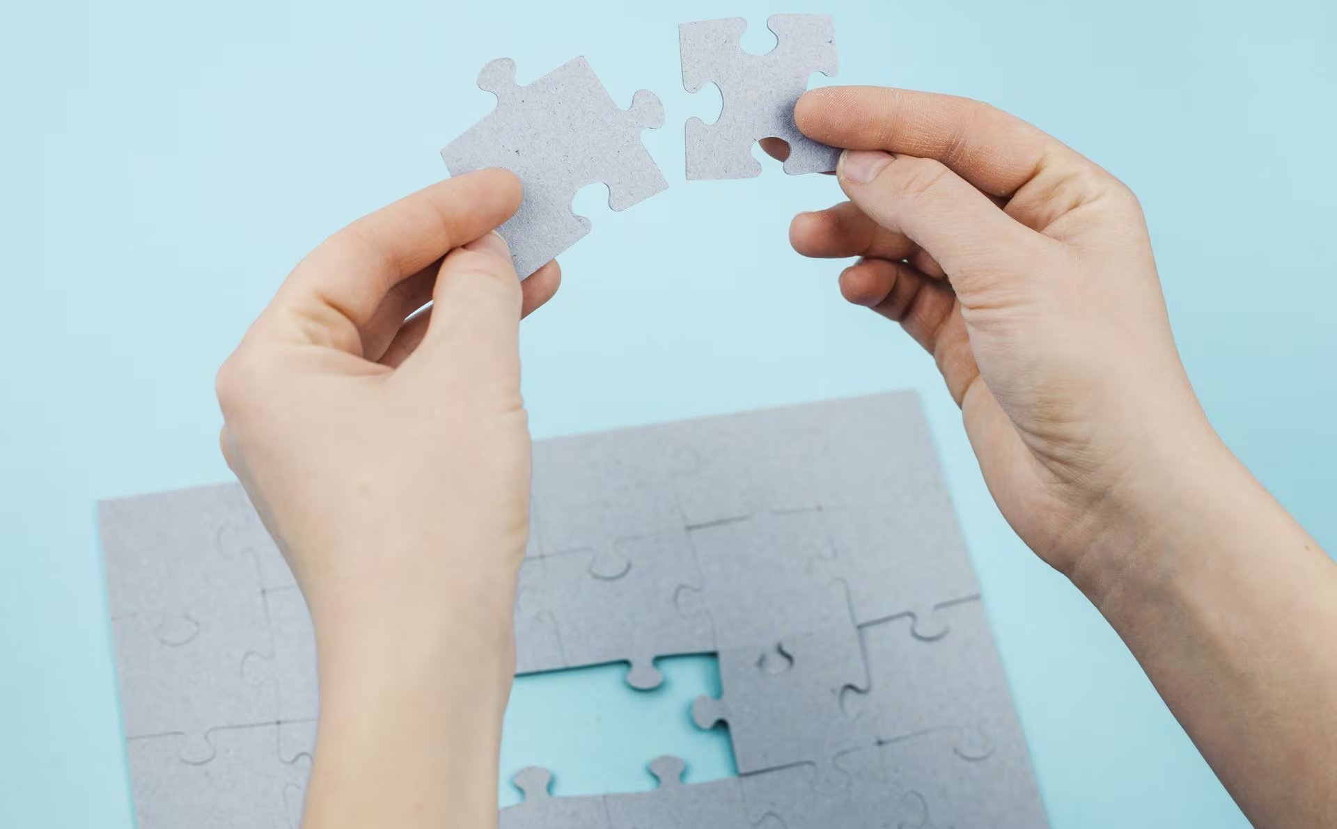 Lo que empezó como herramienta didáctica para aprender geografía terminó convirtiéndose en un juego universal que atravesó siglos y culturas. (Freepik)