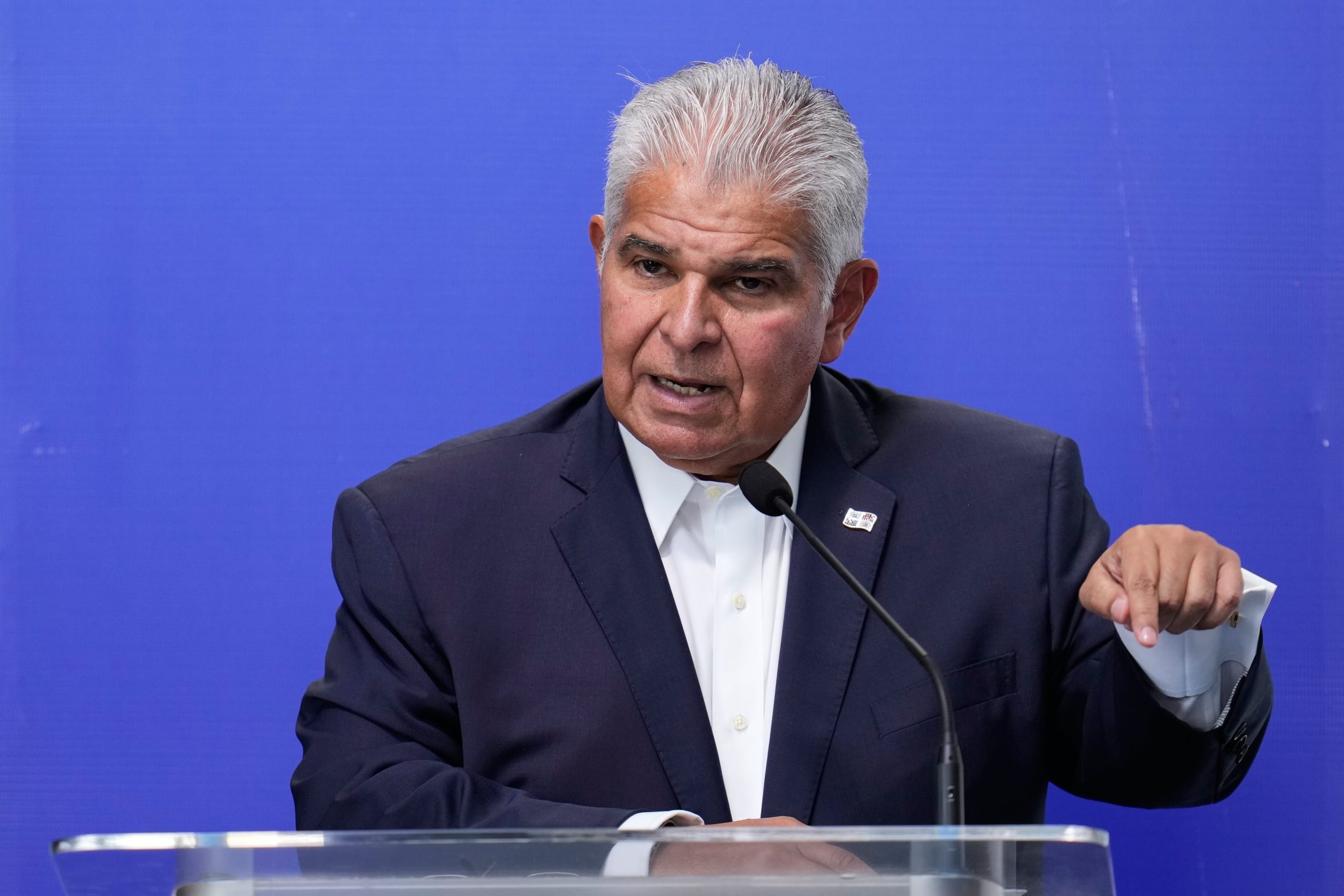 El presidente panameño, José Raúl Mulino, habla durante una conferencia de prensa (Foto Associated Press/Matias Delacroix)