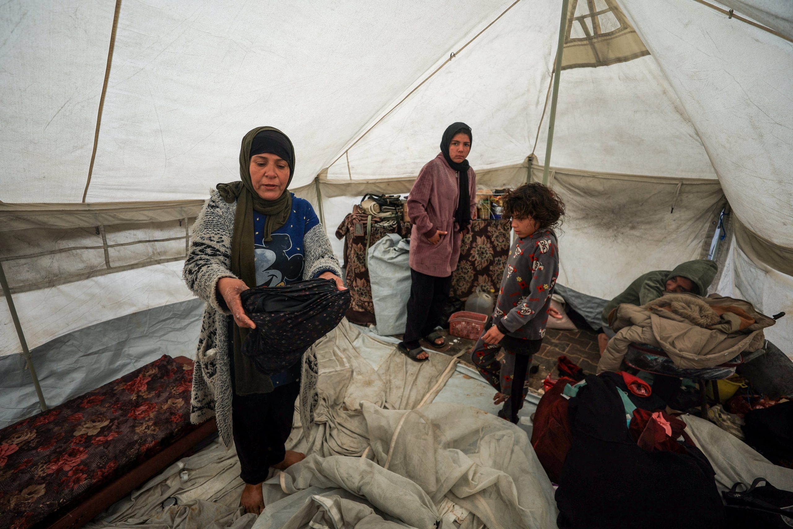 Palestinos desplazados en Gaza (REUTERS/Dawoud Abu Alkas)